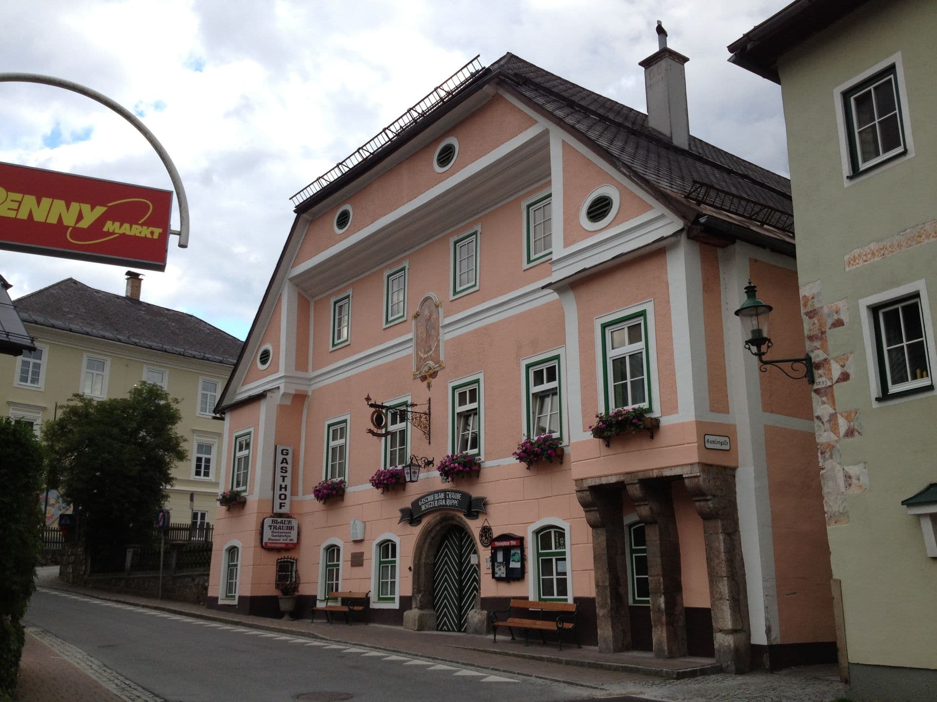 Blaue Traube (via Wikimedia Commons, CC BY-SA 3.0 at)