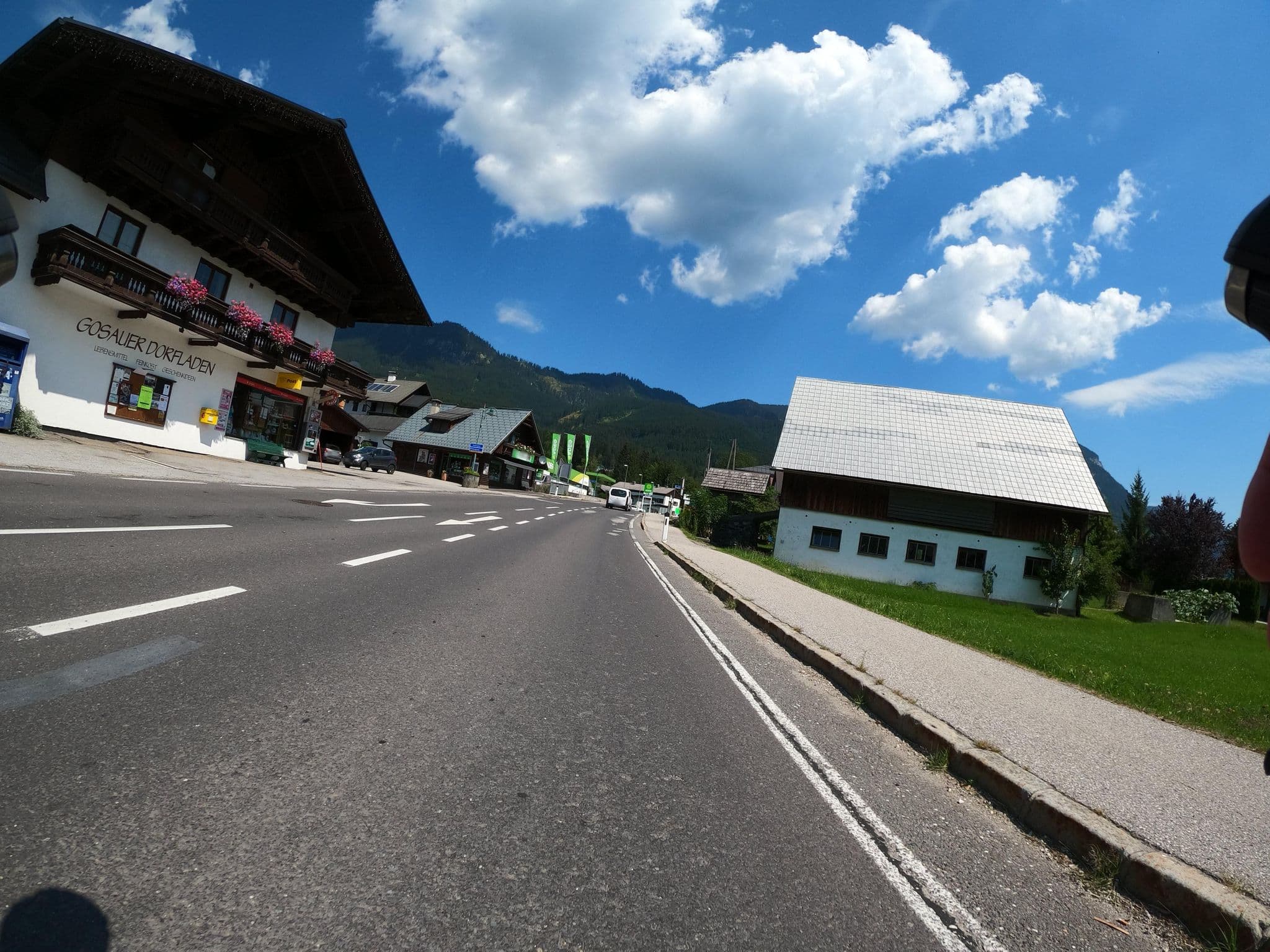 Street view near Pension Alpenblick, Gosau — © Langfahrer (CC BY-SA · Mapillary)