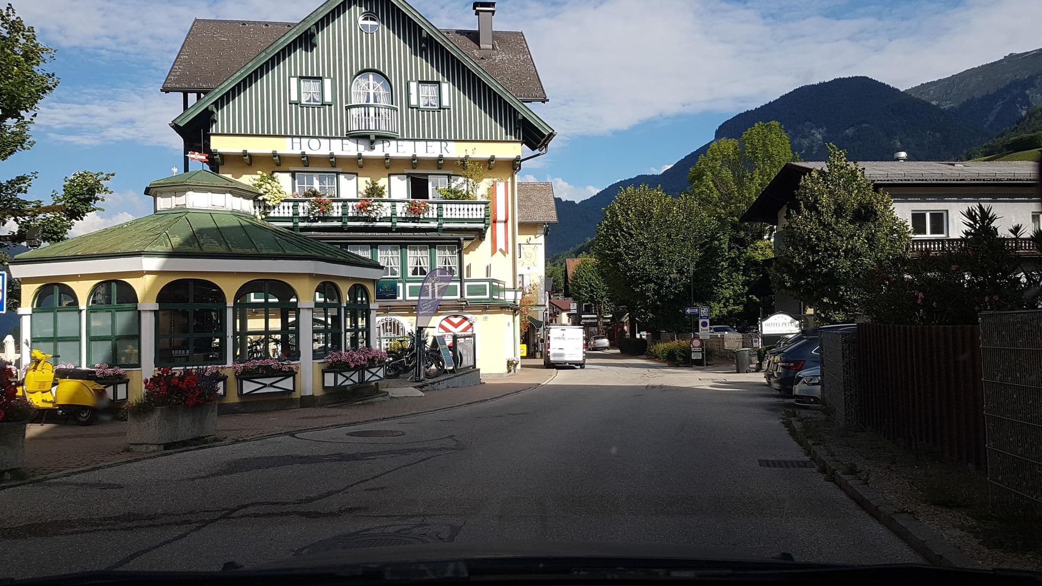 Street view near Pension Wallner, Sankt Wolfgang im Salzkammergut — © Langfahrer (CC BY-SA · Mapillary)