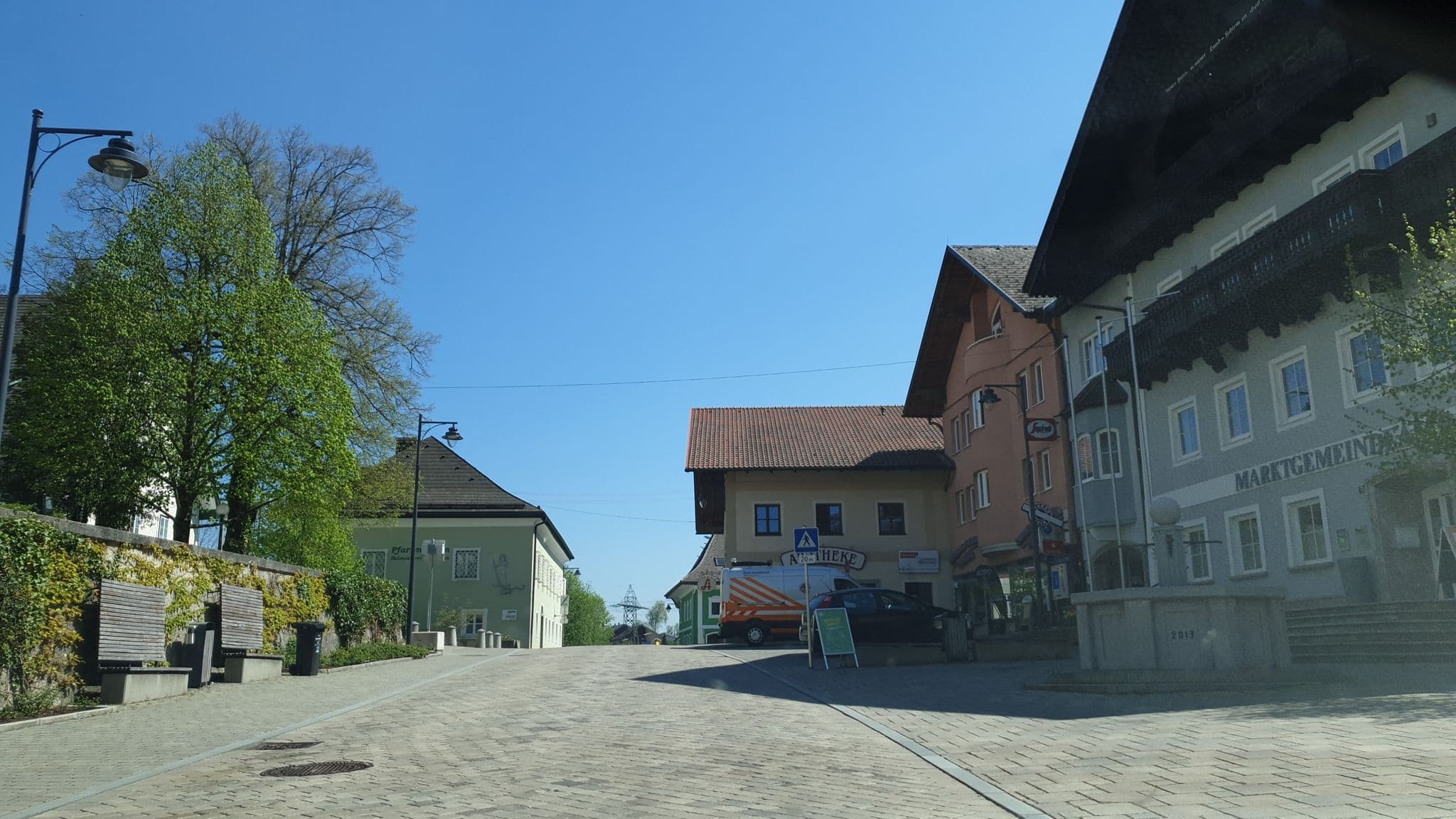 Street view near Alfred Kiefer, Sankt Georgen im Attergau — © manuek (CC BY-SA · Mapillary)