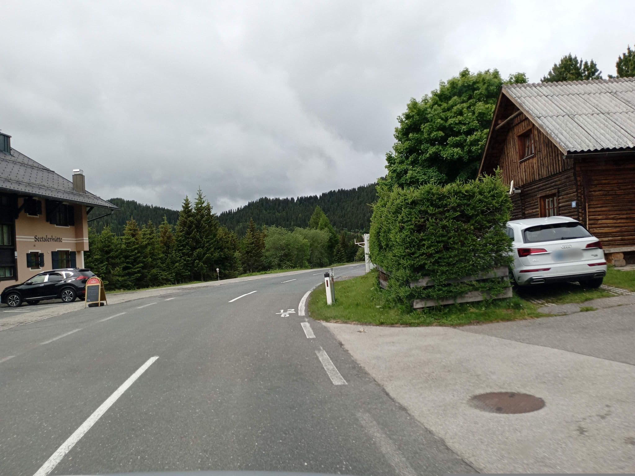 Street view near Hotel Alpengasthof Hochegger, Bad Sankt Leonhard im Lavanttal — © atze02 (CC BY-SA · Mapillary)