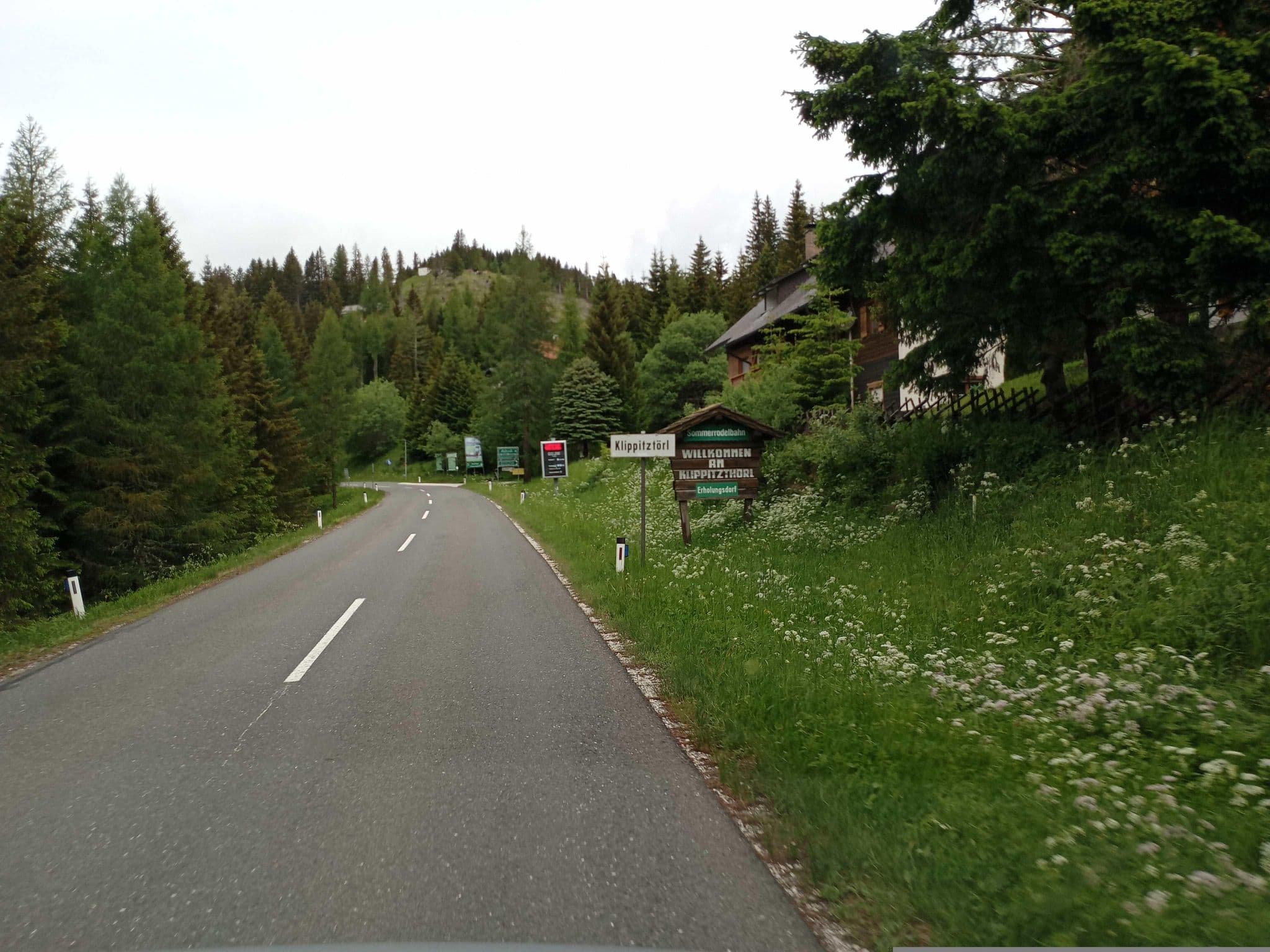 Street view near Haus Sieglinde, Bad Sankt Leonhard im Lavanttal — © atze02 (CC BY-SA · Mapillary)