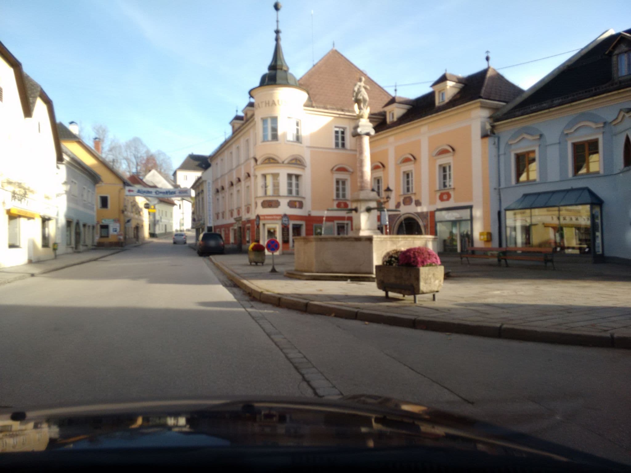Street view near Hotel Schwarzes Rossl, Windischgarsten — © gzin (CC BY-SA · Mapillary)