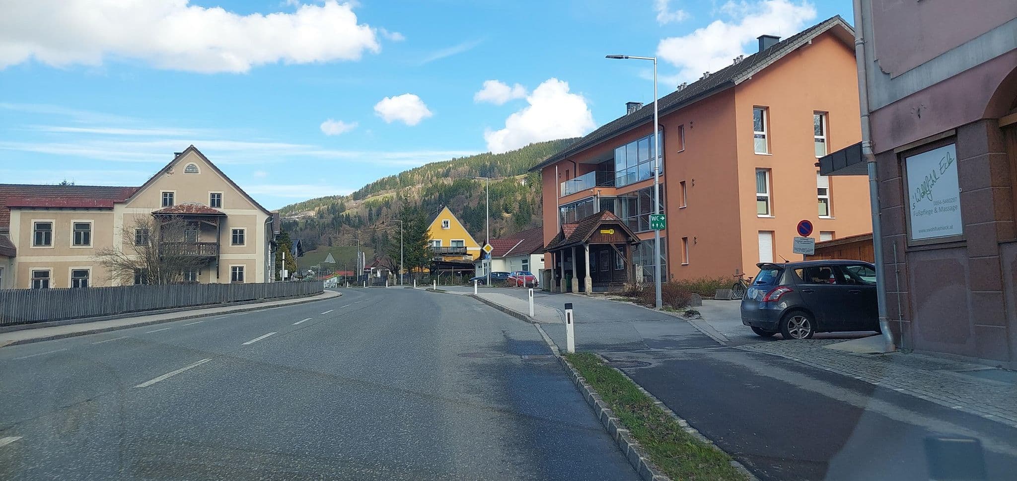 Street view near Gasthaus z Post, Spital am Pyhrn — © gzin (CC BY-SA · Mapillary)