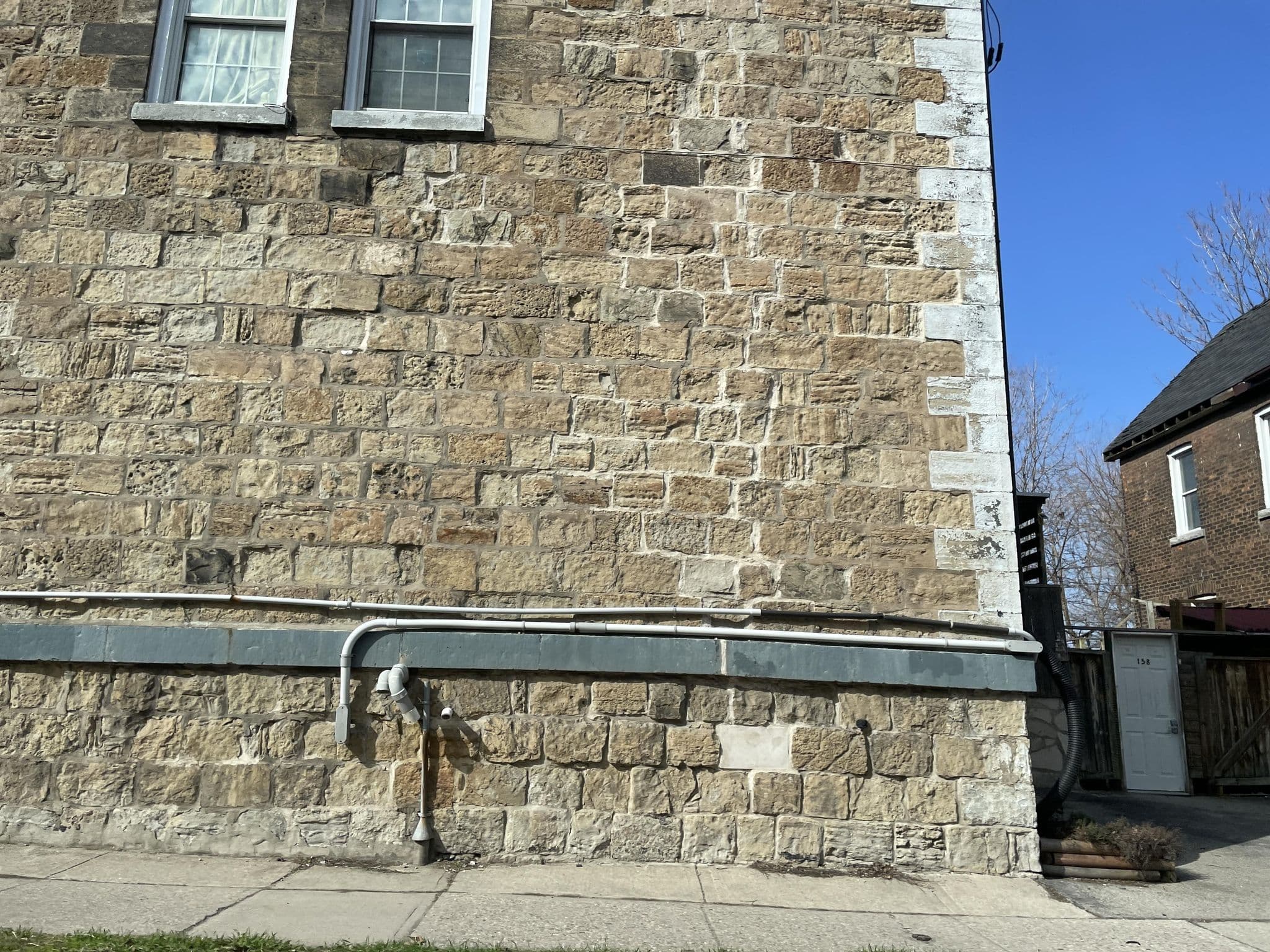 Street view near Pring Guesthouse, Hamilton — © privateacorn (CC BY-SA · Mapillary)