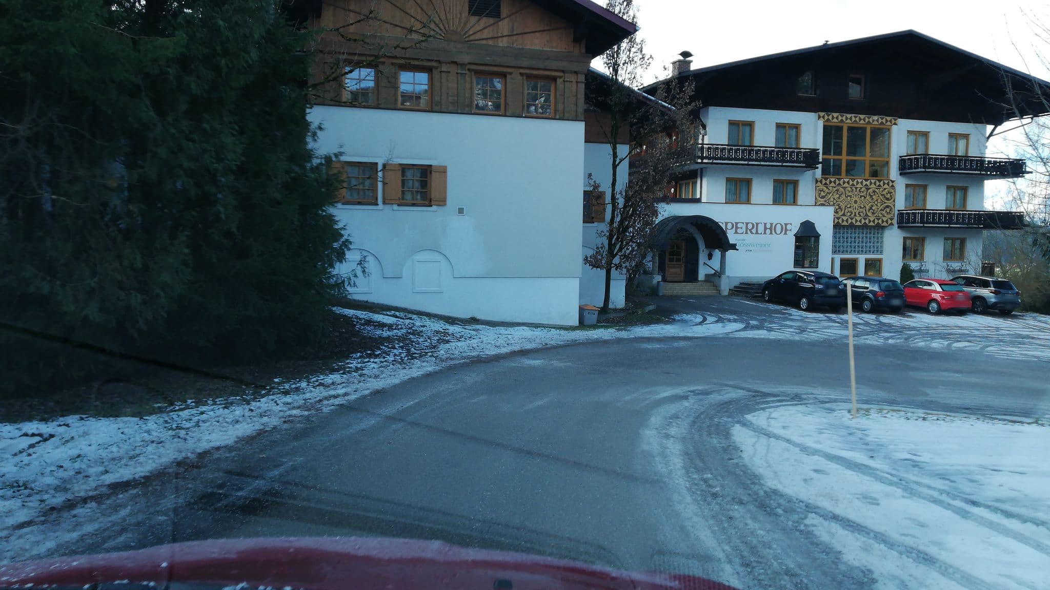 Street view near Hotel-Restaurant Sperlhof - Gössweiner Iris, Windischgarsten — © gzin (CC BY-SA · Mapillary)