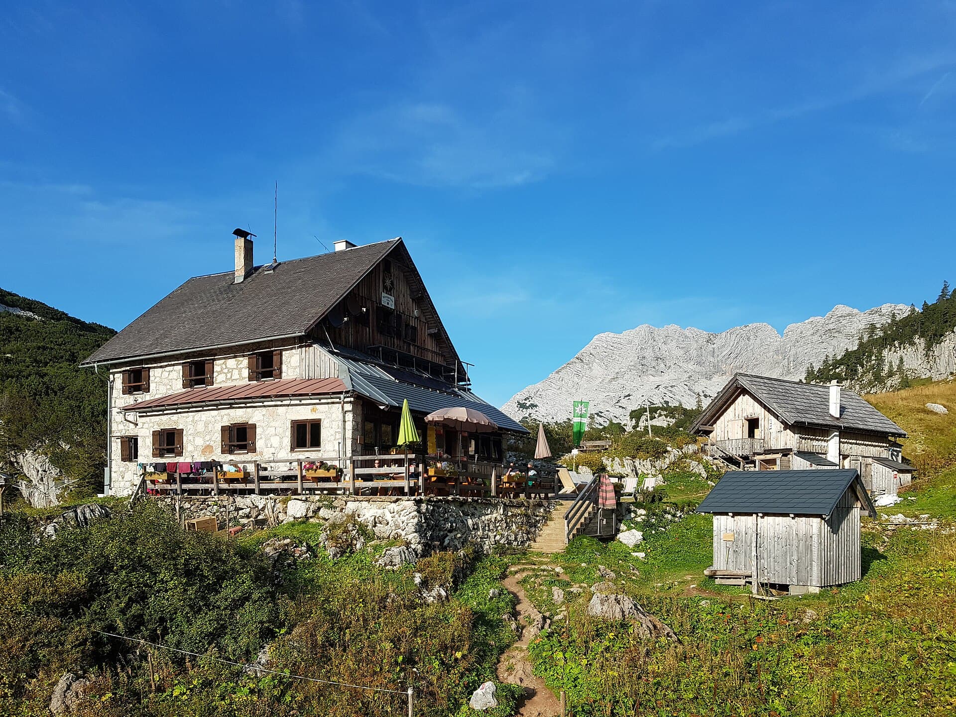 Pühringer Hütte (via Wikimedia Commons, CC BY-SA 4.0)