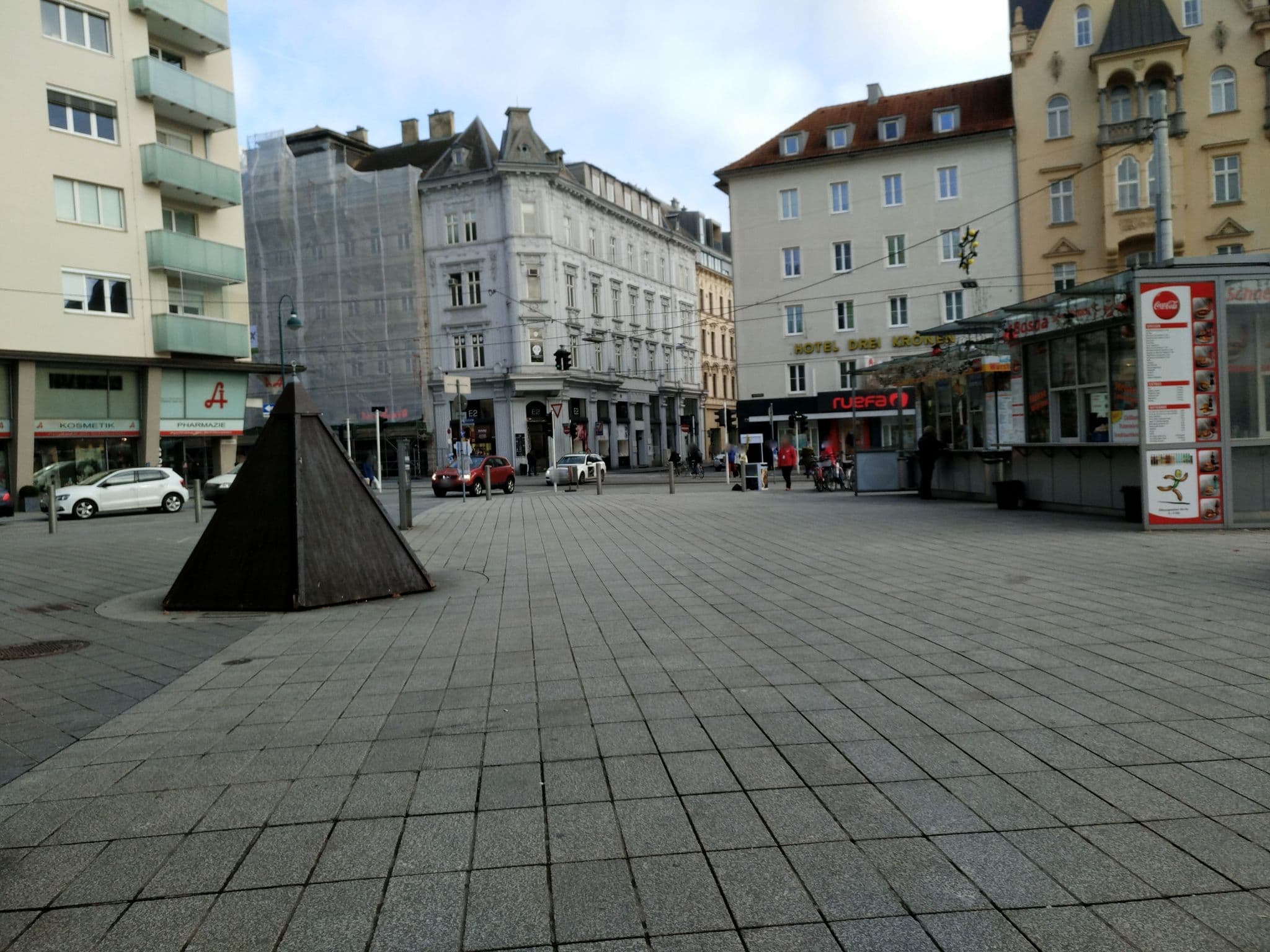 Street view near Austria Trend Hotel Schillerpark, Linz — © aceini (CC BY-SA · Mapillary)