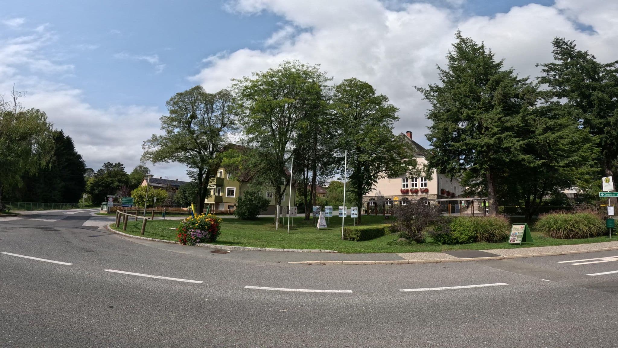 Street view near Gasthaus z alten Post, Gamlitz — © djpixel (CC BY-SA · Mapillary)