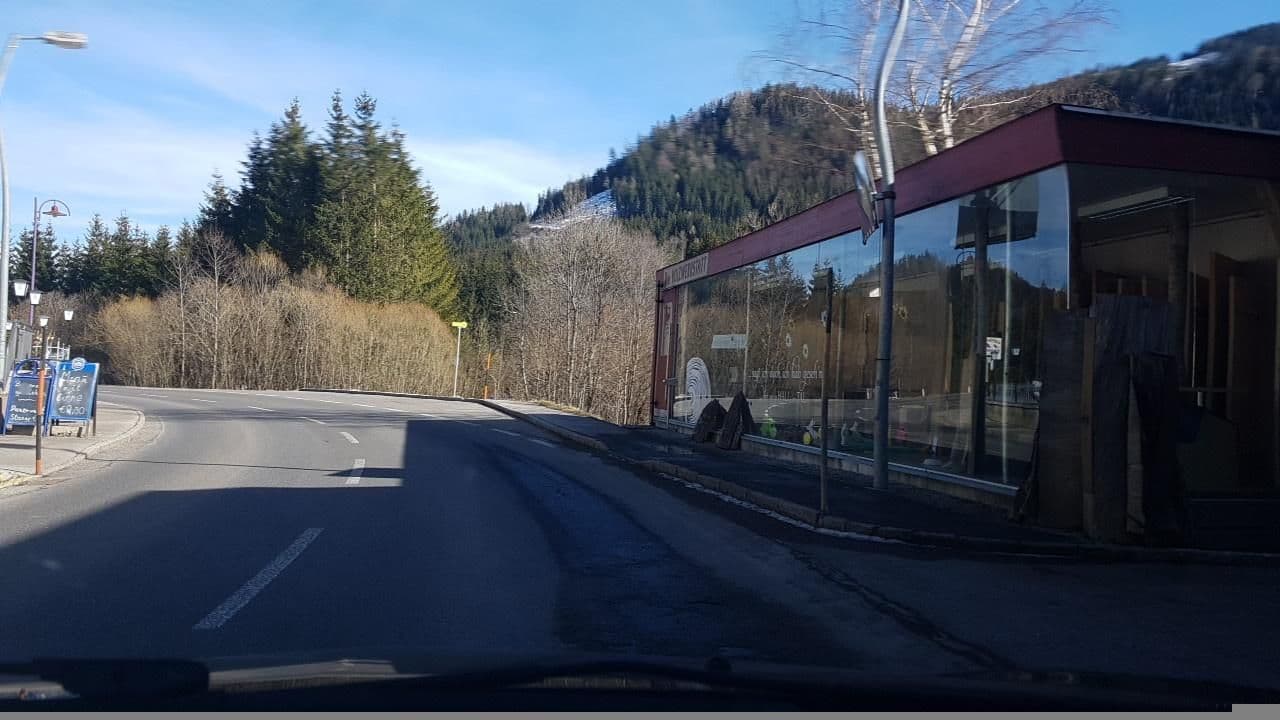 Street view near Dorfgasthaus Halltal, Mariazell — © mik007 (CC BY-SA · Mapillary)