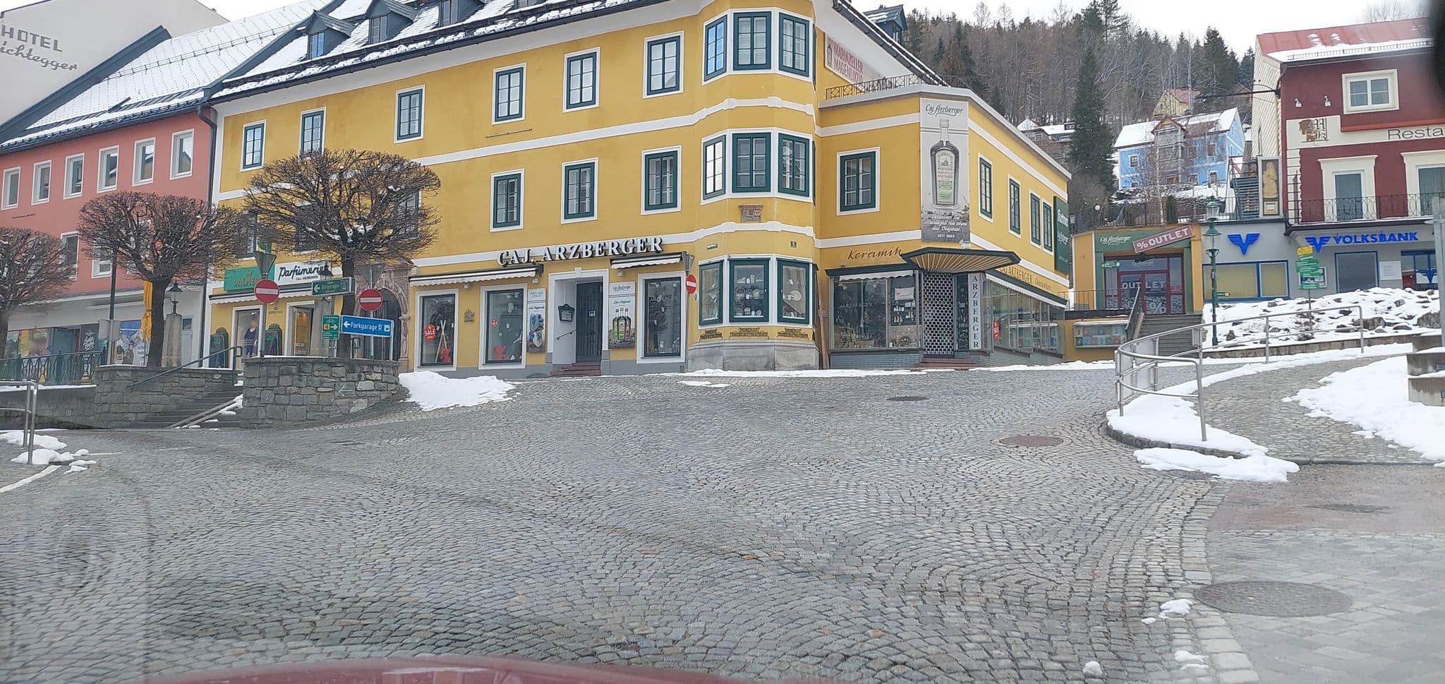 Street view near Adelheid Zuser, Mariazell — © gzin (CC BY-SA · Mapillary)
