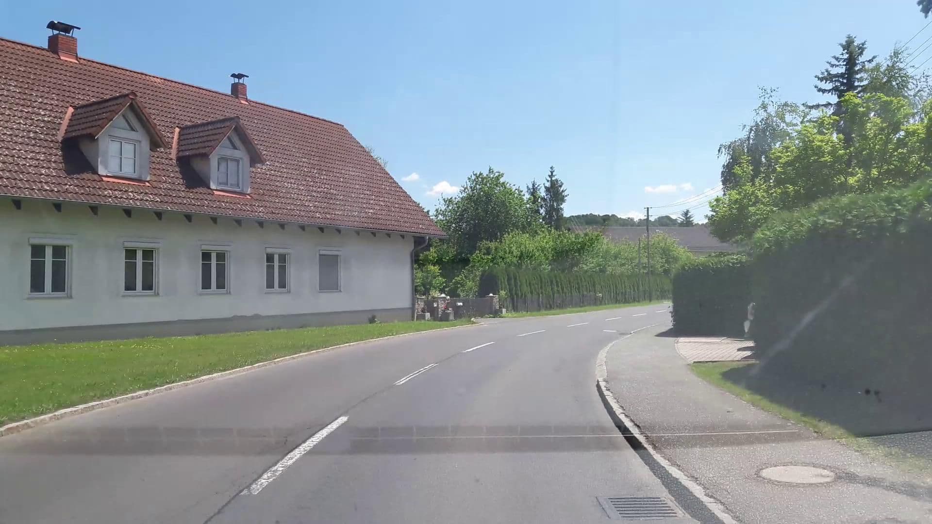 Street view near Gästehaus Hirschl, Jennersdorf — © stefan147 (CC BY-SA · Mapillary)