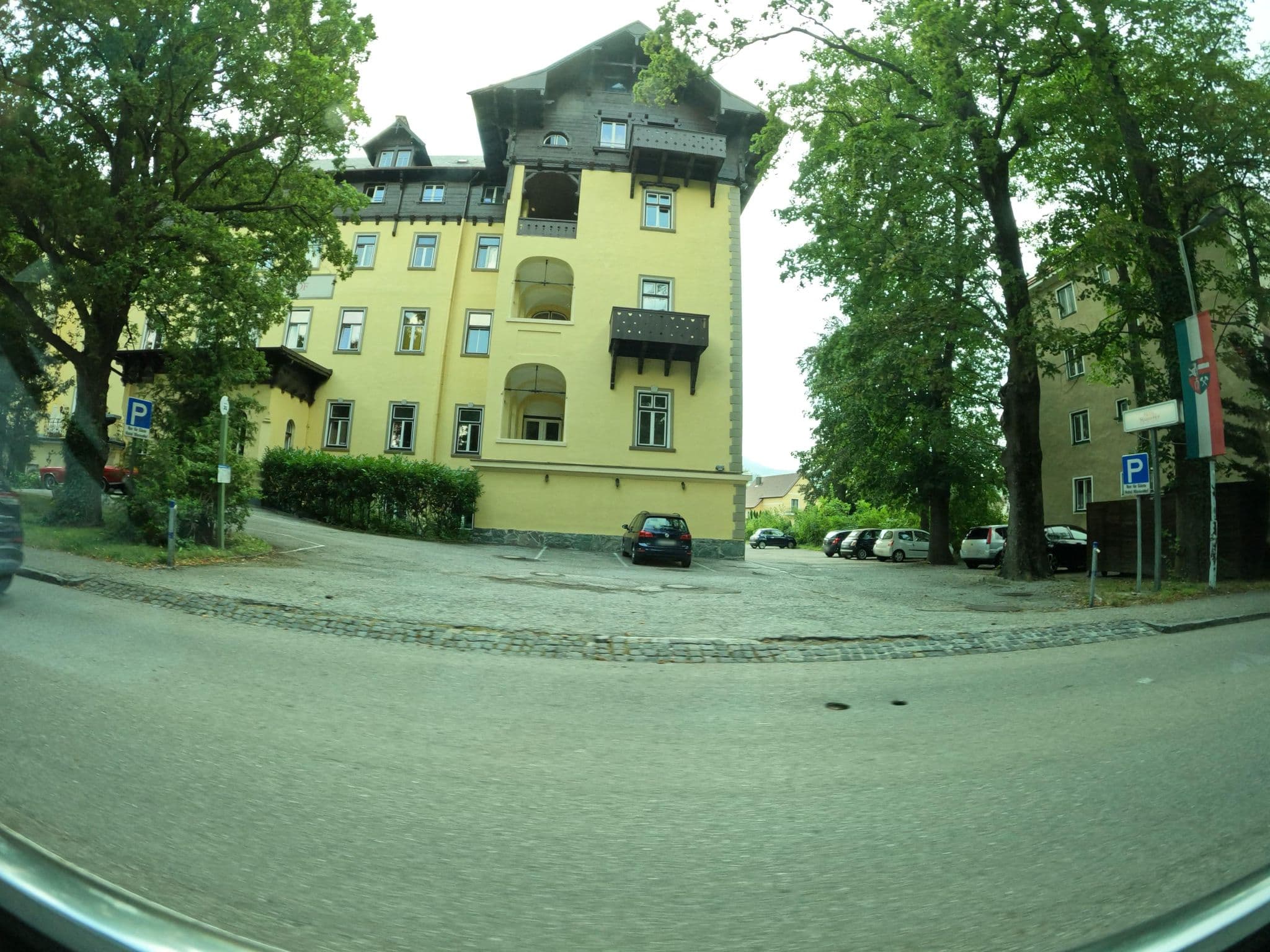 Street view near Brian Johnston Hotelbetriebsgesellschaft m.b.H., Reichenau an der Rax — © erias (CC BY-SA · Mapillary)