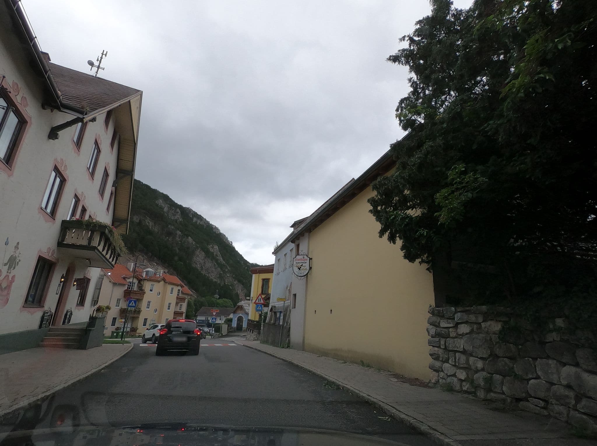 Street view near Landgasthof Hausmann, Puchberg am Schneeberg — © richlv (CC BY-SA · Mapillary)