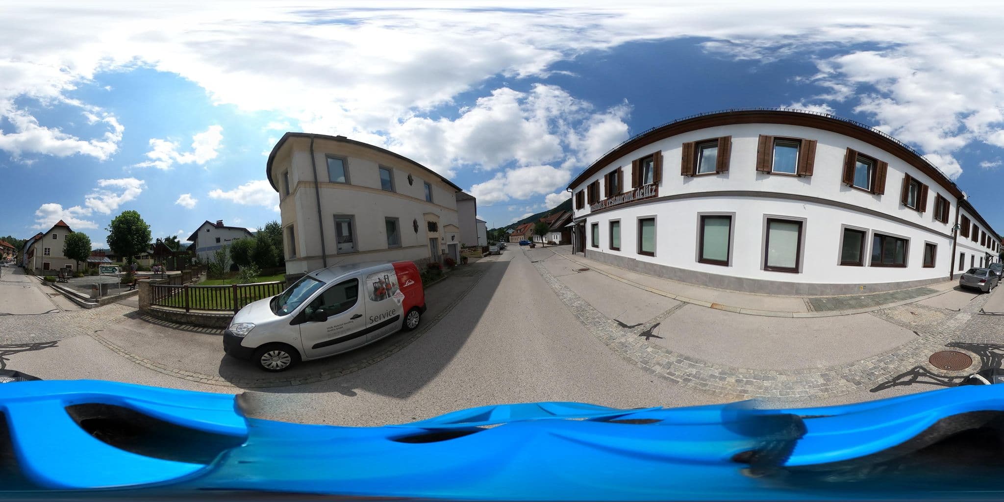 Street view near Gästehaus - Gasthof 's' Platzl Fam. Vagfalvi, Mürzzuschlag — © aceini (CC BY-SA · Mapillary)