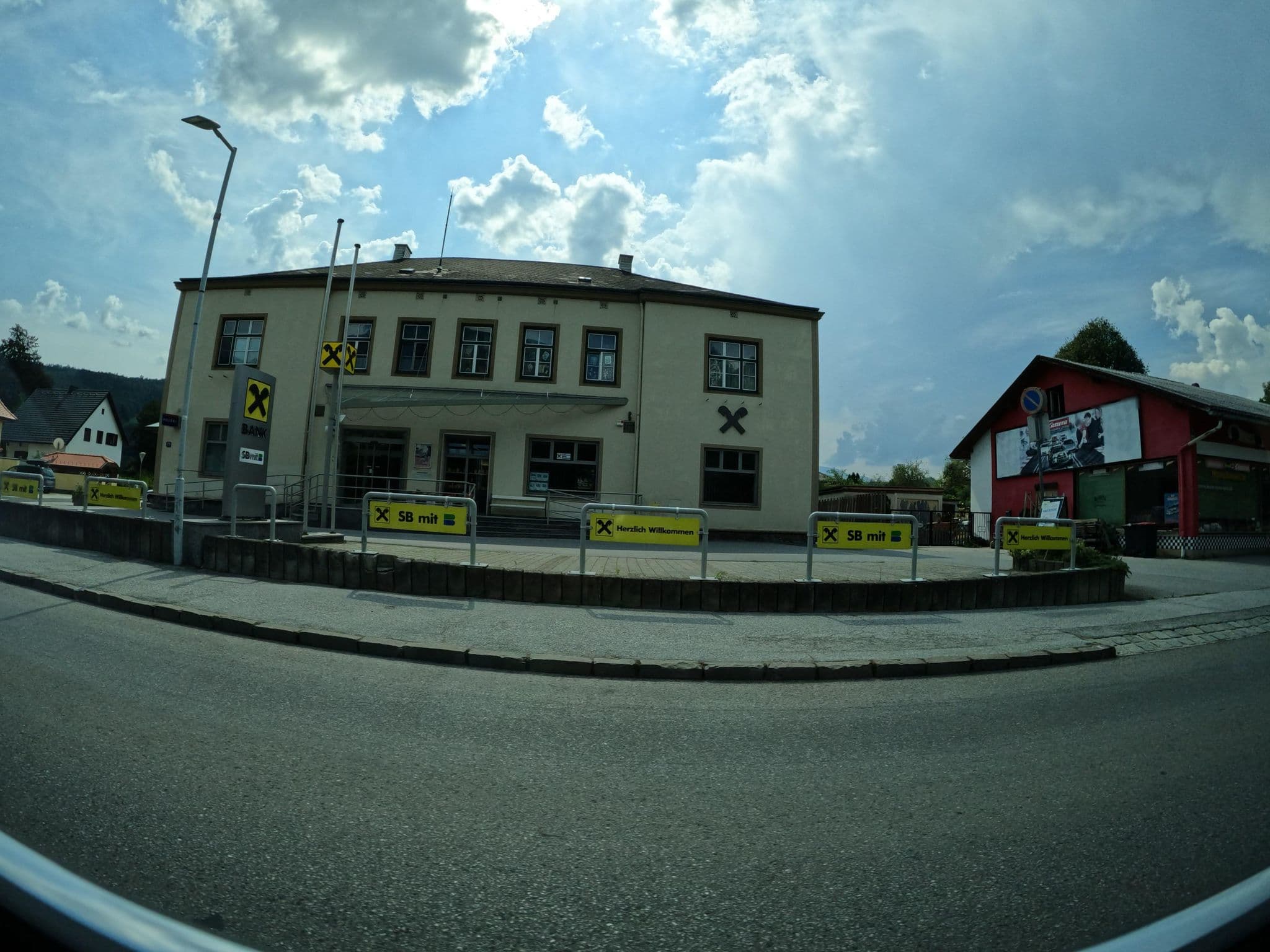Street view near Kur- u Gesundheitszentrum Knappenhof GmbH, Reichenau an der Rax — © erias (CC BY-SA · Mapillary)