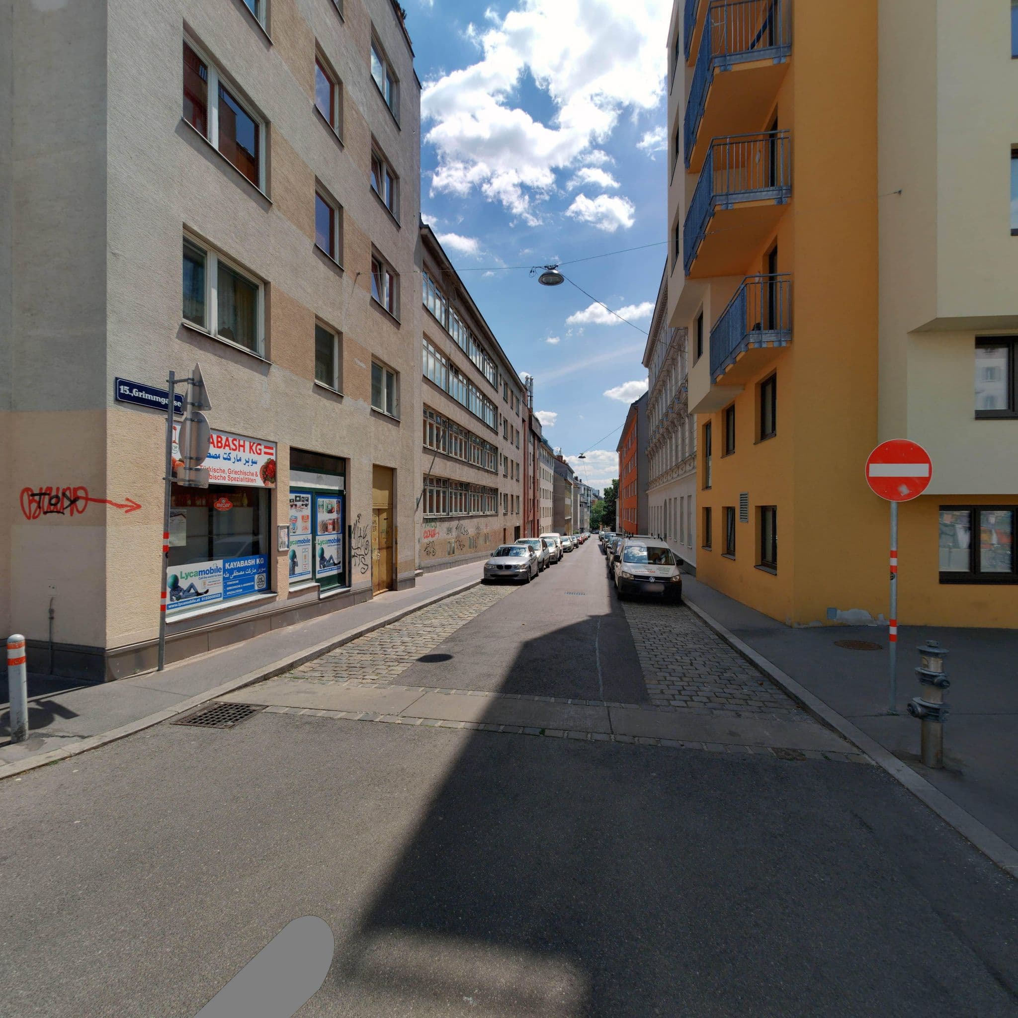 Street view near Kaiser's Inn, Fünfhaus — © eliasgander (CC BY-SA · Mapillary)