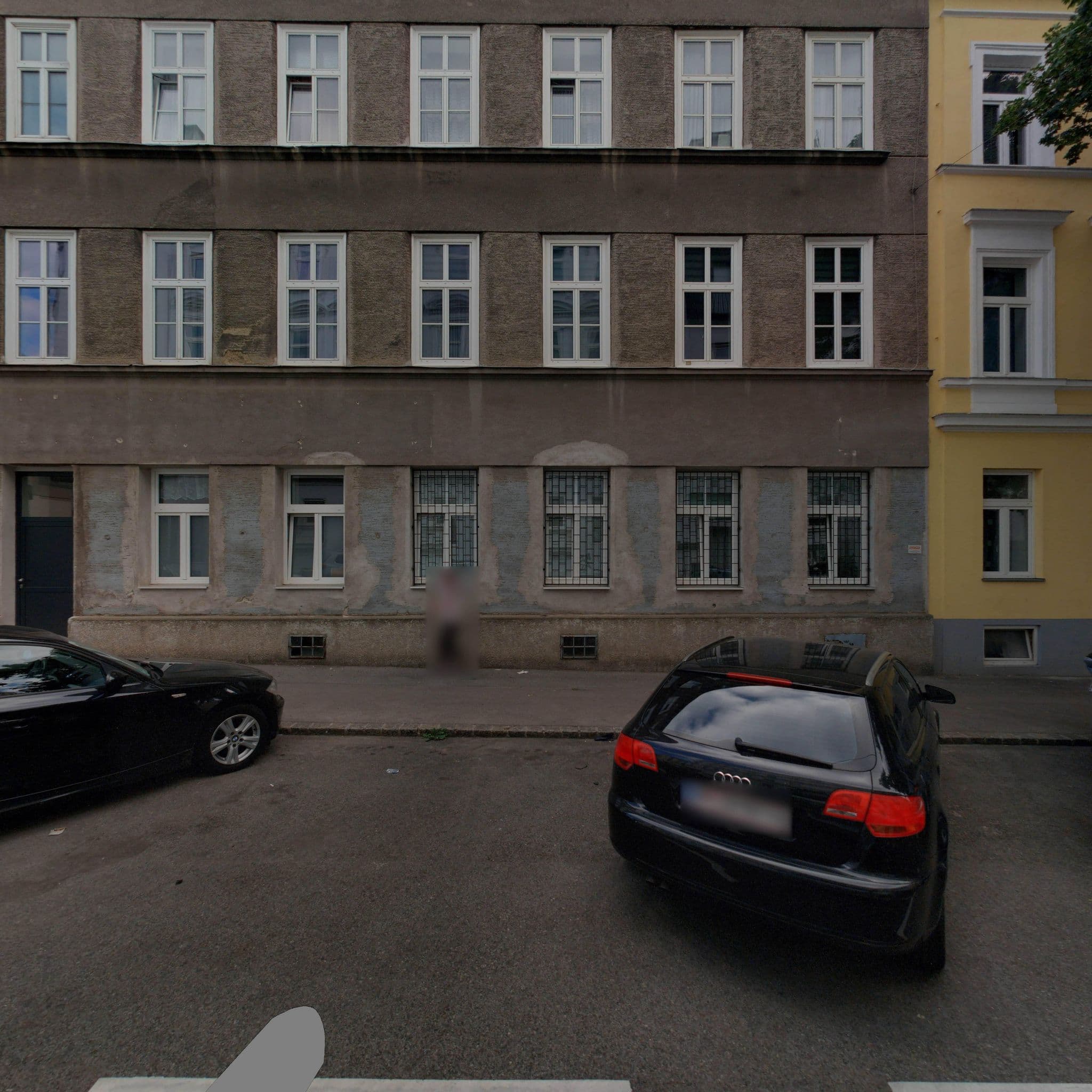 Street view near HS Hotelbetriebs GmbH, Neubau — © eliasgander (CC BY-SA · Mapillary)