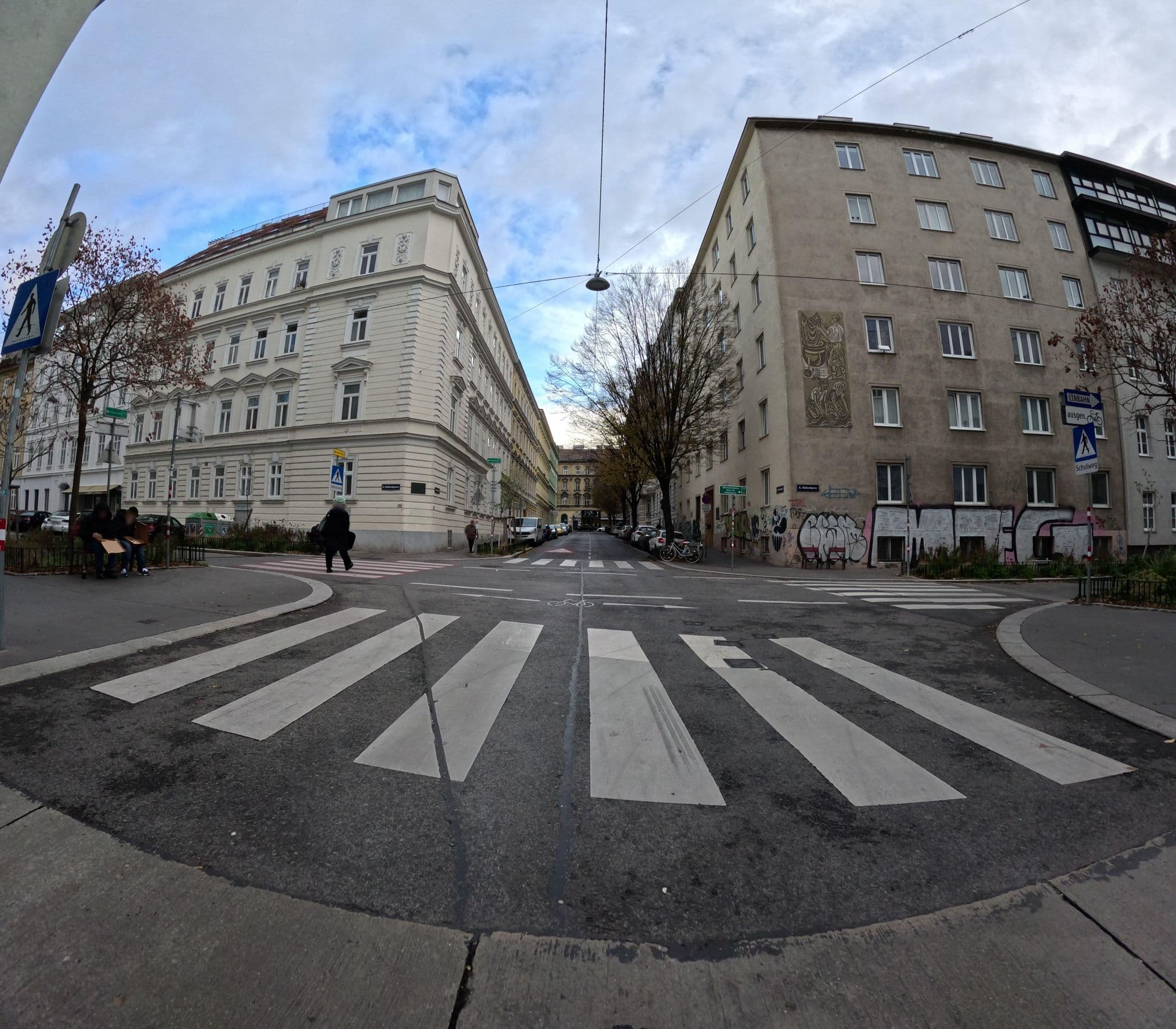 Street view near Apartment Moriz, Margareten — © erias (CC BY-SA · Mapillary)