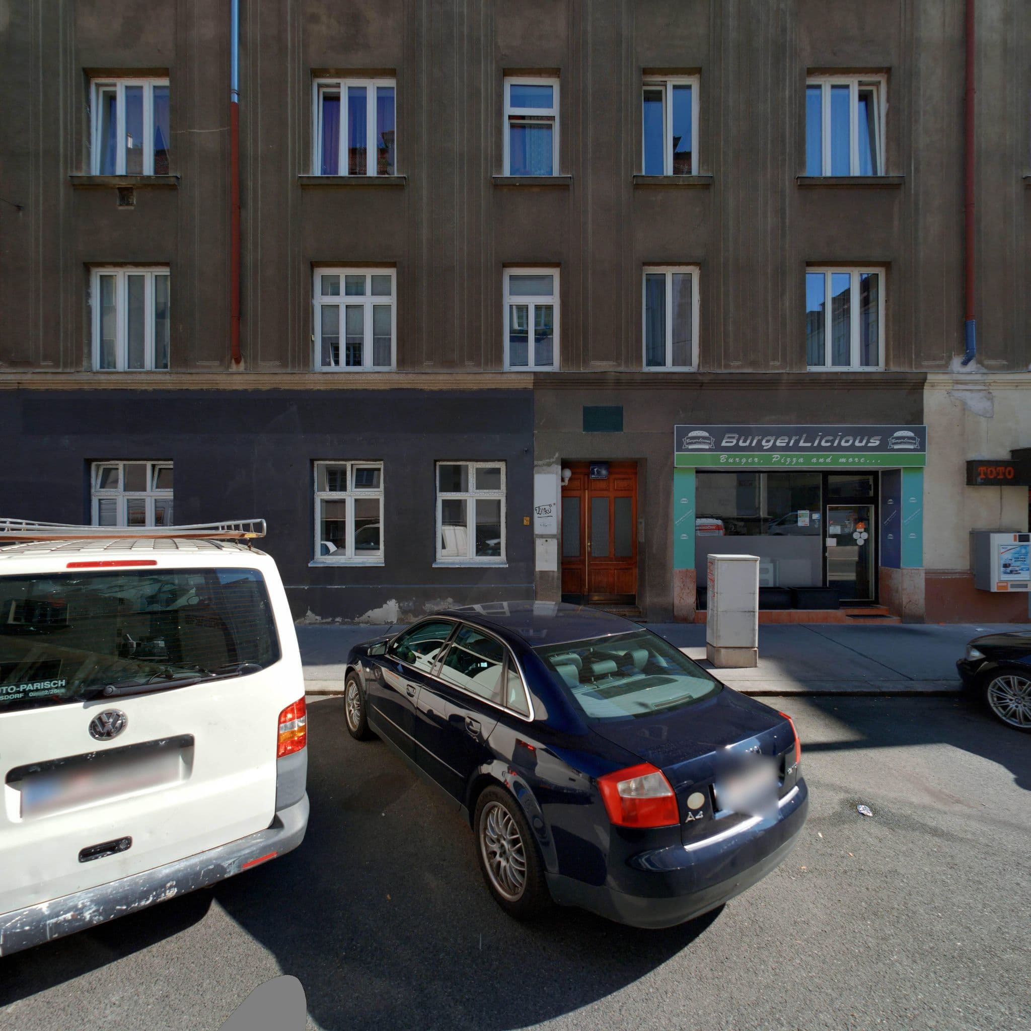 Street view near CheckVienna – Apartment Dieselgasse, Favoriten — © eliasgander (CC BY-SA · Mapillary)