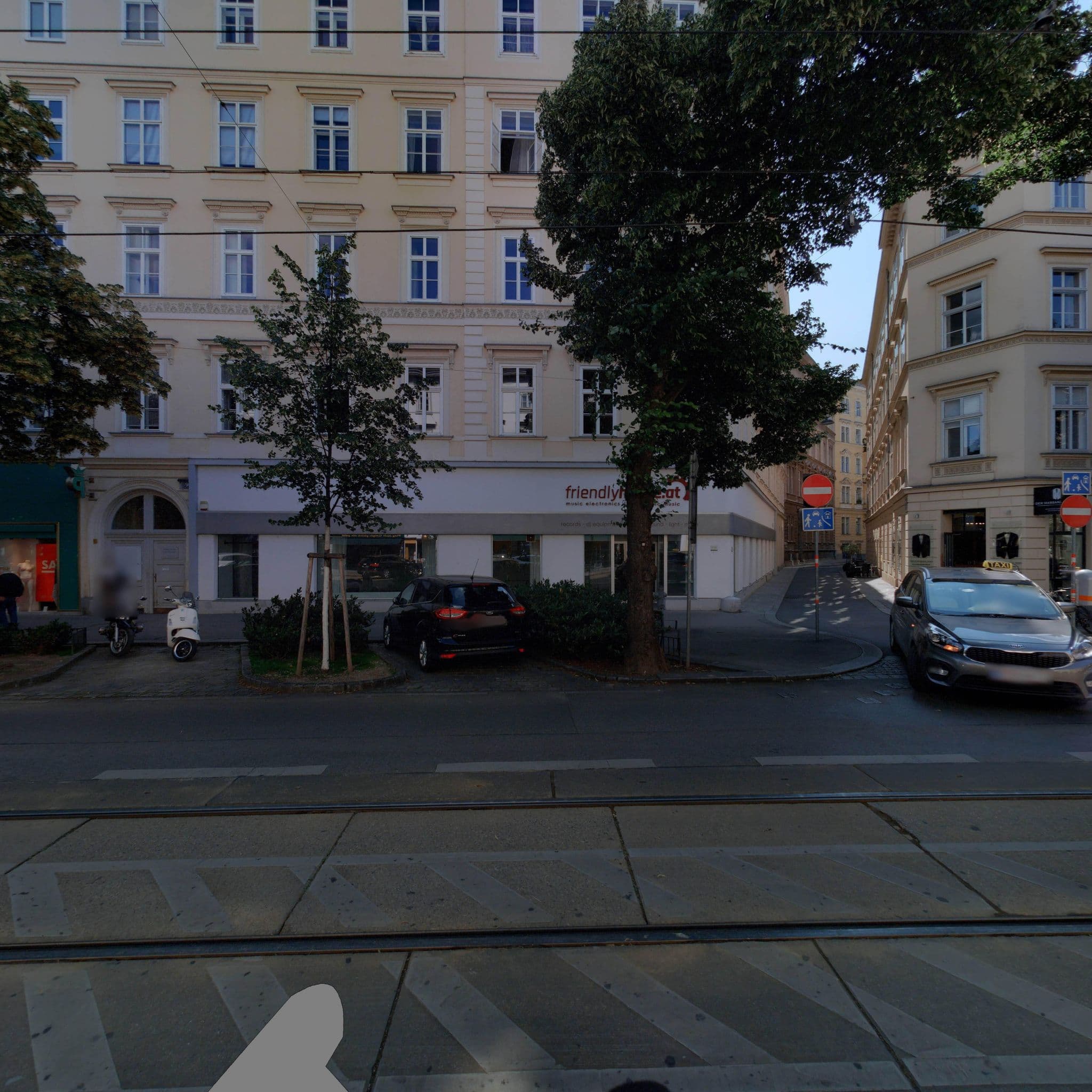 Street view near MR HOTELS WIEN, Mariahilf — © eliasgander (CC BY-SA · Mapillary)