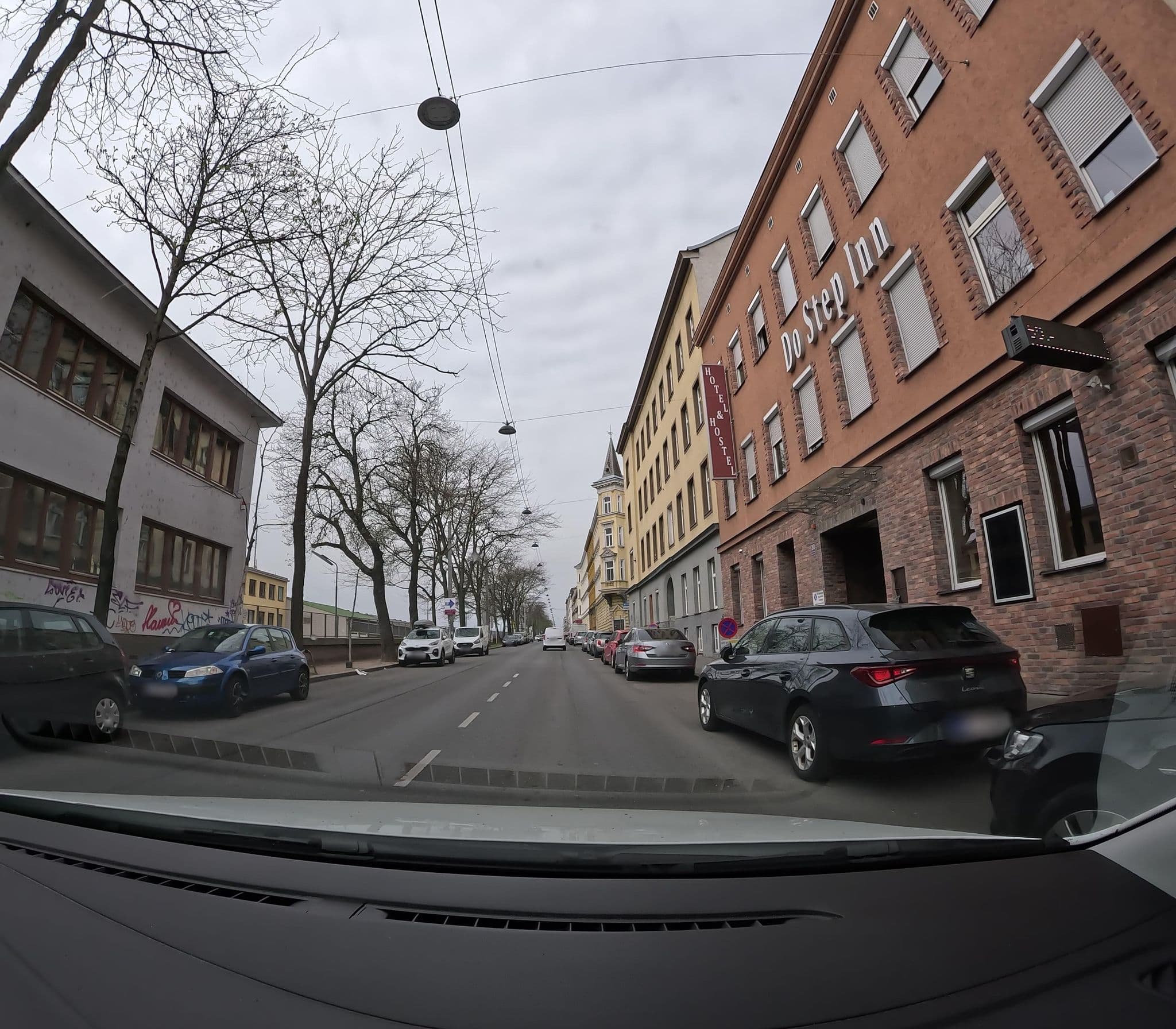 Street view near Gaststätte HF & Co, Neubau — © erias (CC BY-SA · Mapillary)