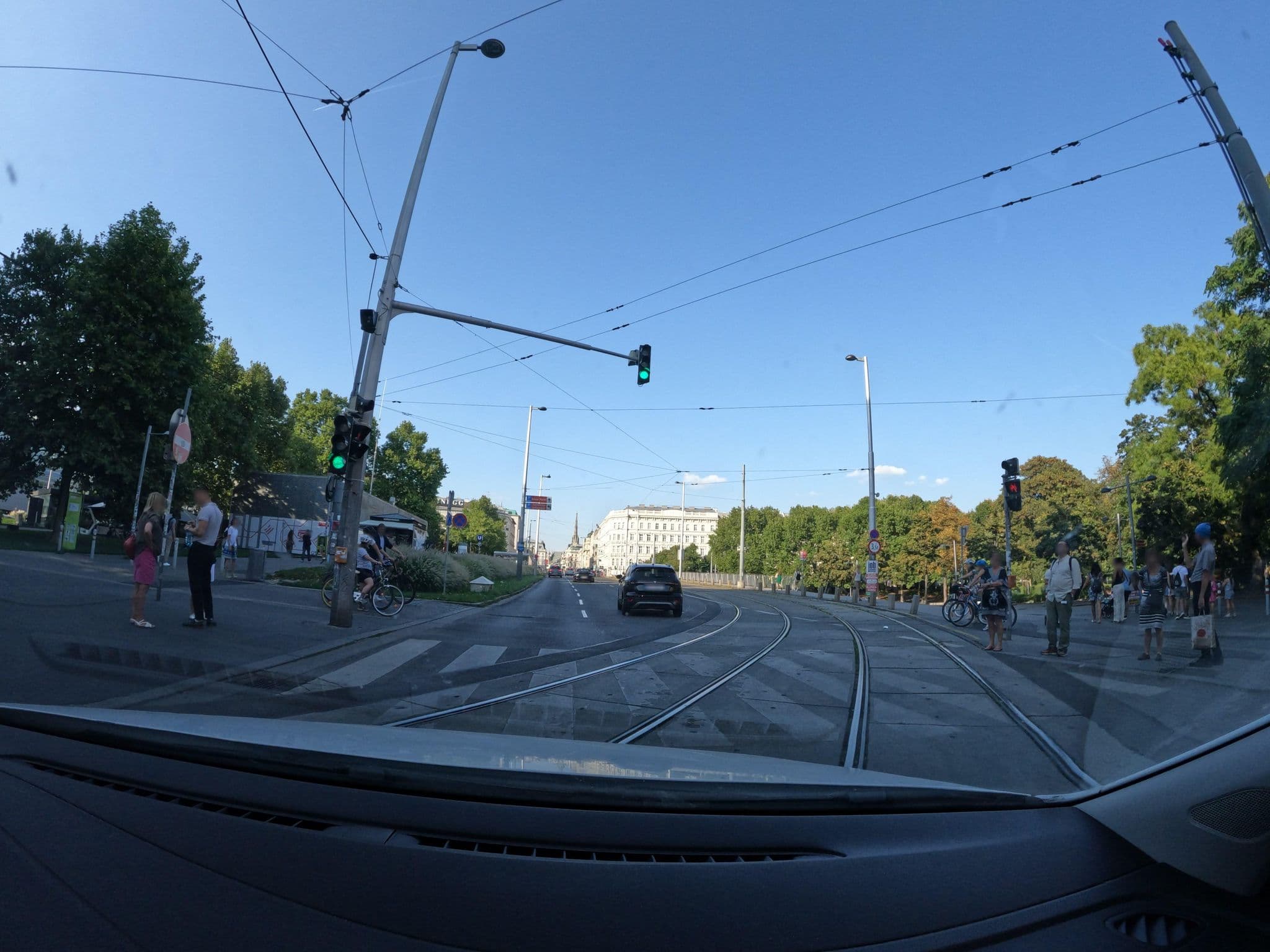 Street view near Vienna Apartment 4, Vienna — © erias (CC BY-SA · Mapillary)