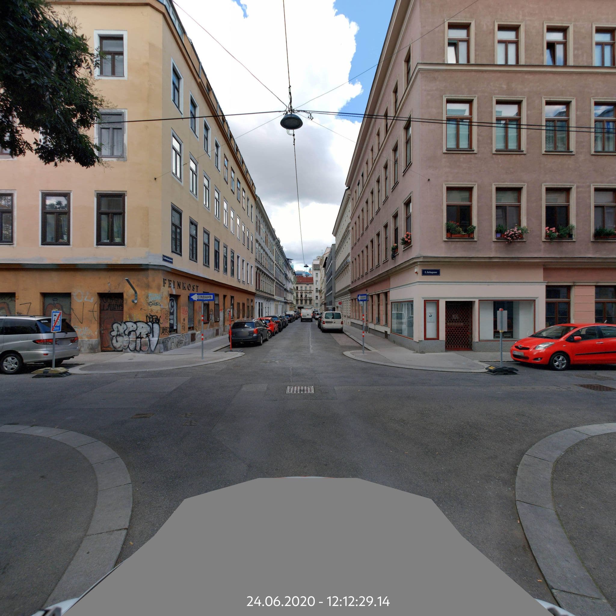 Street view near Appartement Pilgram, Mariahilf — © eliasgander (CC BY-SA · Mapillary)