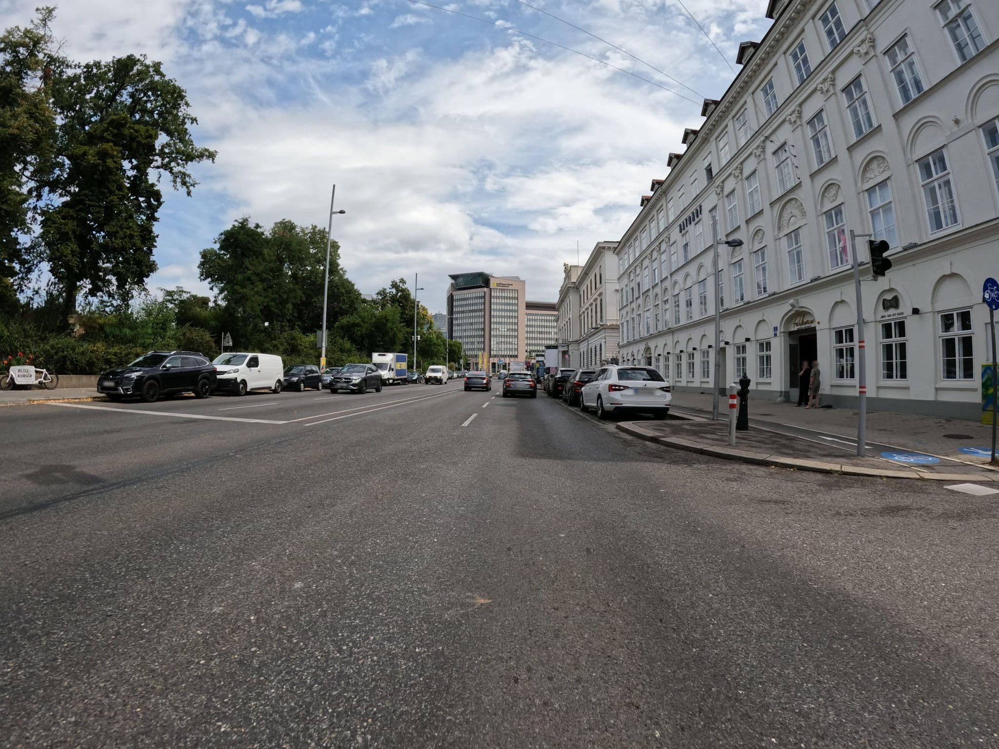 Street view near Parkview boutique apartments, Landstraße — © erias (CC BY-SA · Mapillary)