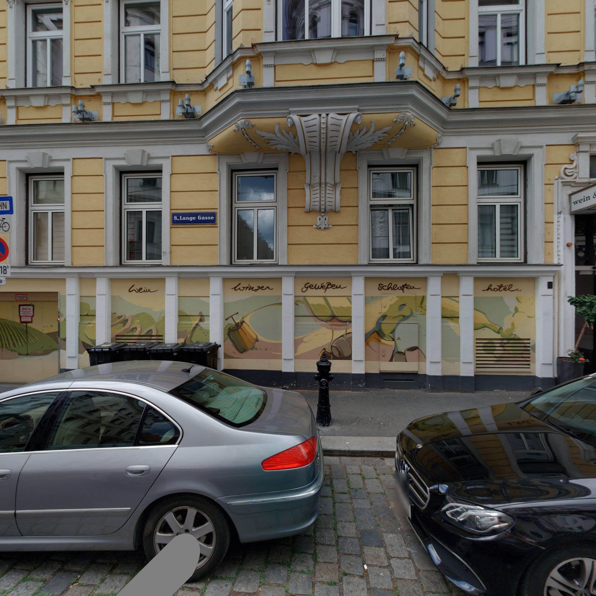 Street view near Fleischhaker Hotel Rathaus GmbH, Josefstadt — © eliasgander (CC BY-SA · Mapillary)