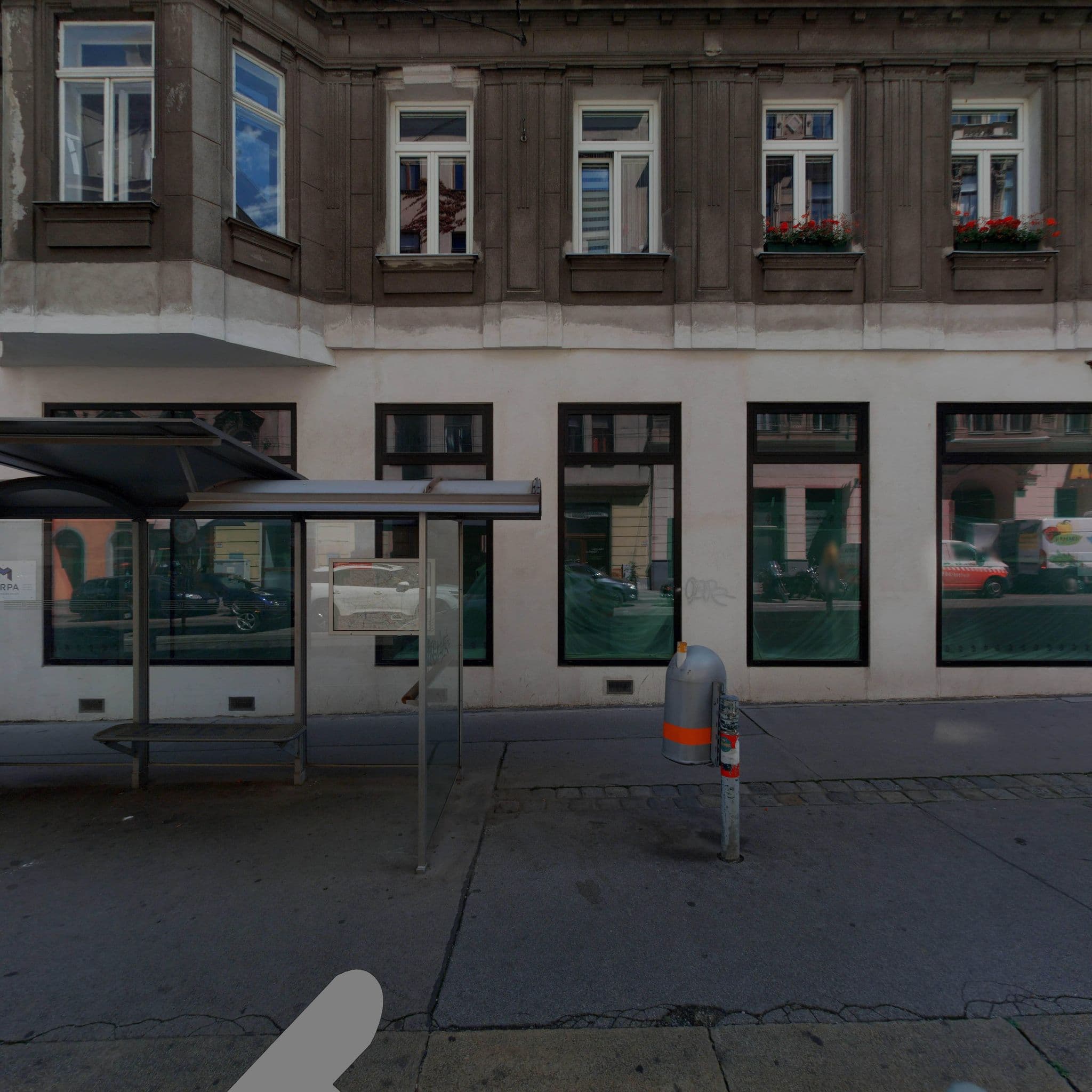 Street view near Apartment Neustiftgasse, Neubau — © eliasgander (CC BY-SA · Mapillary)