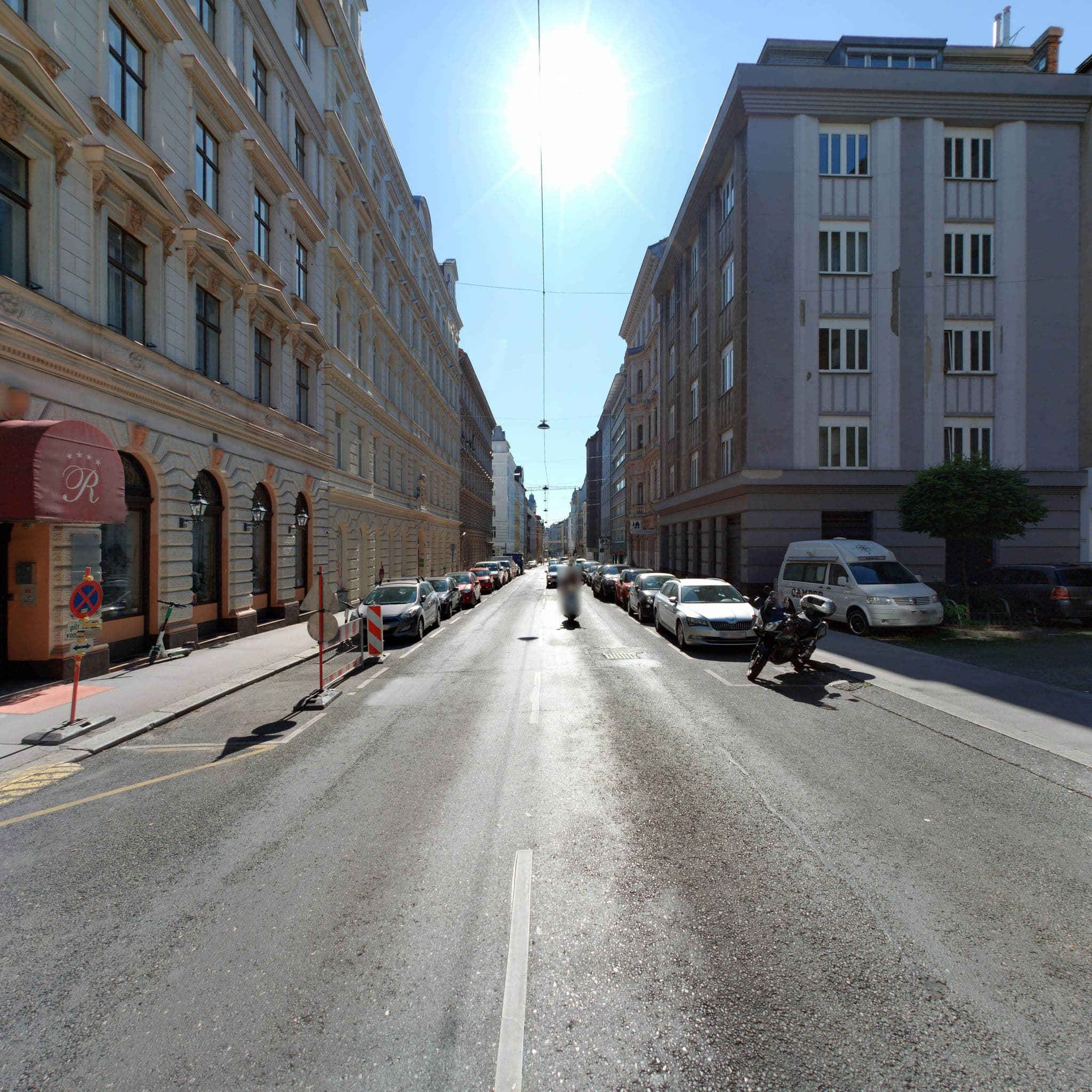 Street view near Hotelwlan, Neubau — © eliasgander (CC BY-SA · Mapillary)