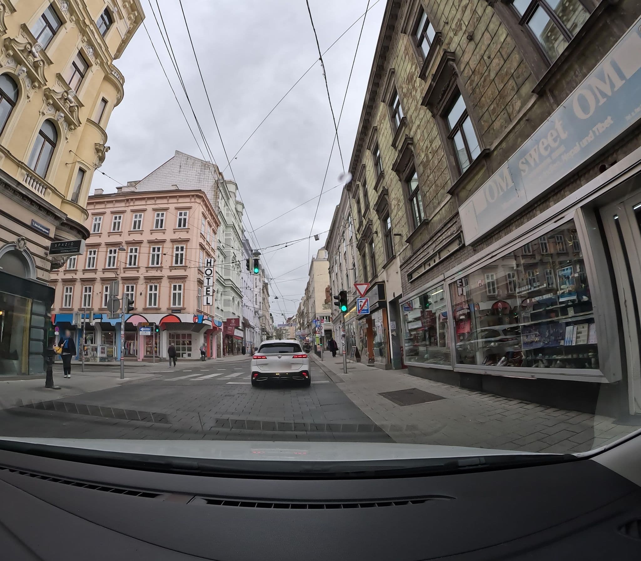 Street view near Hotel Kugel Schluhotel GmbH, Neubau — © erias (CC BY-SA · Mapillary)