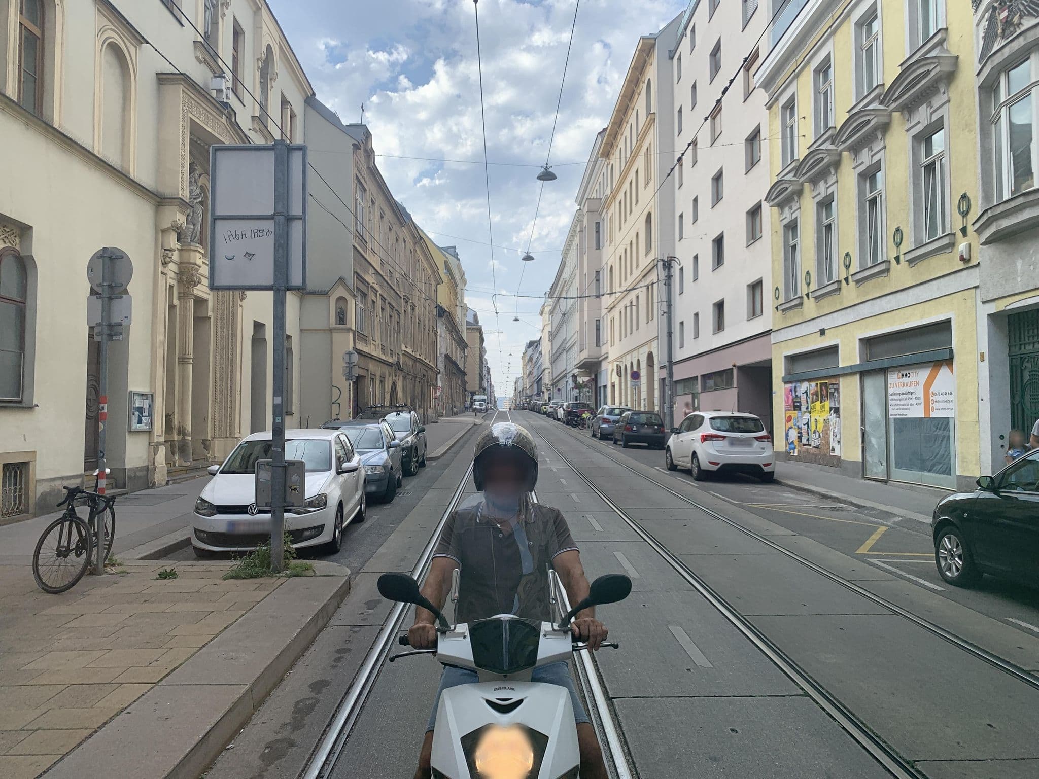 Street view near Kaiser 23 Hostel & Guesthouse, Neubau — © robot8a (CC BY-SA · Mapillary)