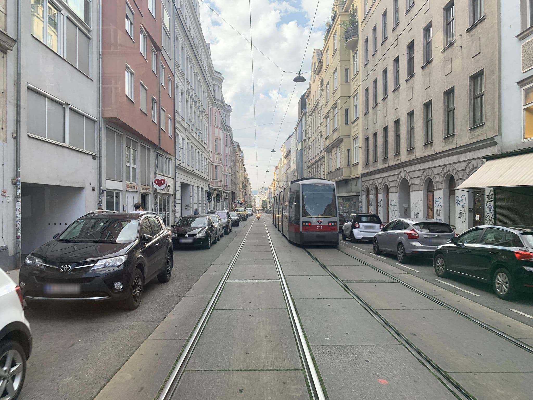 Street view near Privatzimmer Held, Neubau — © robot8a (CC BY-SA · Mapillary)