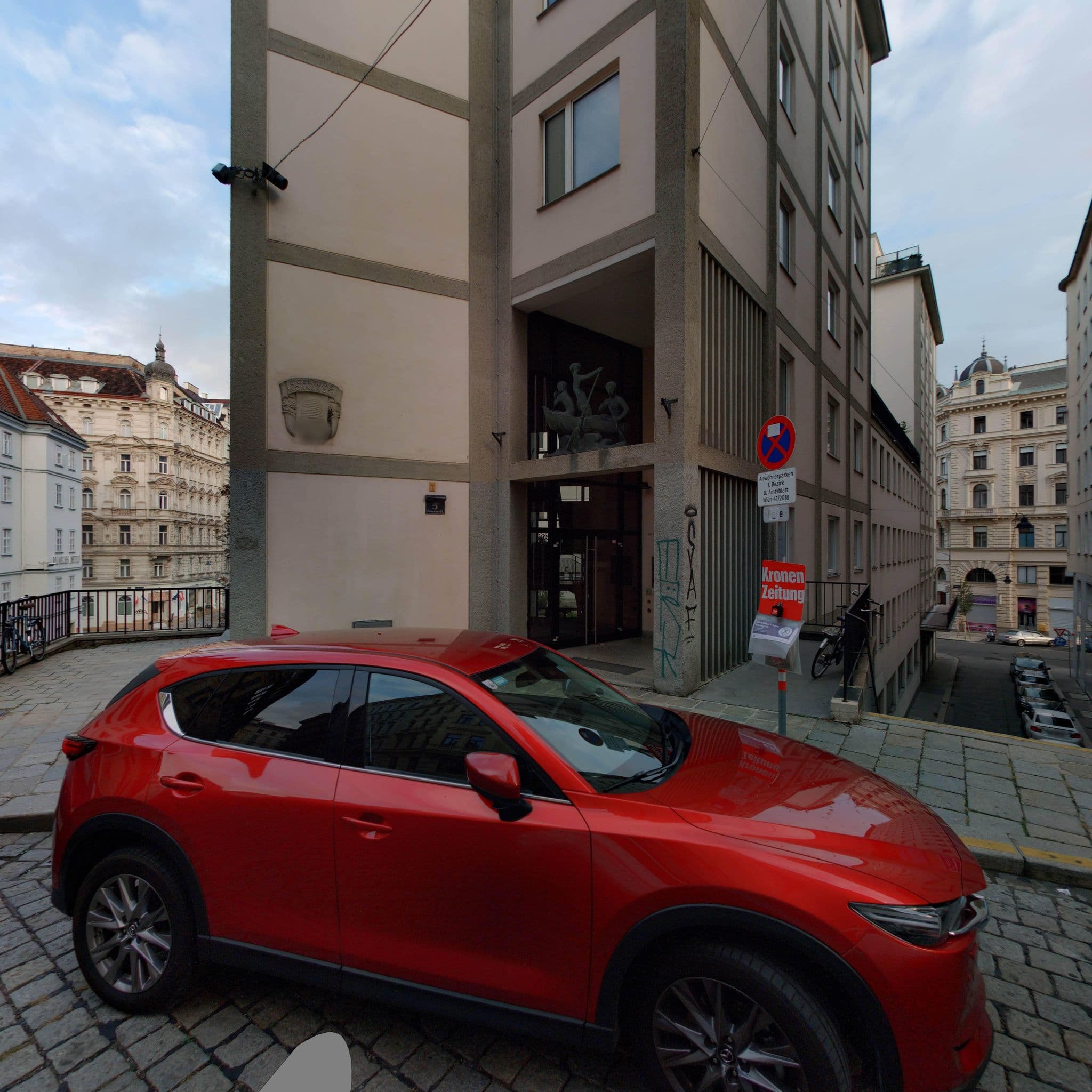 Street view near Kurhotel GmbH Pörtschach Nfg, Innere Stadt — © eliasgander (CC BY-SA · Mapillary)