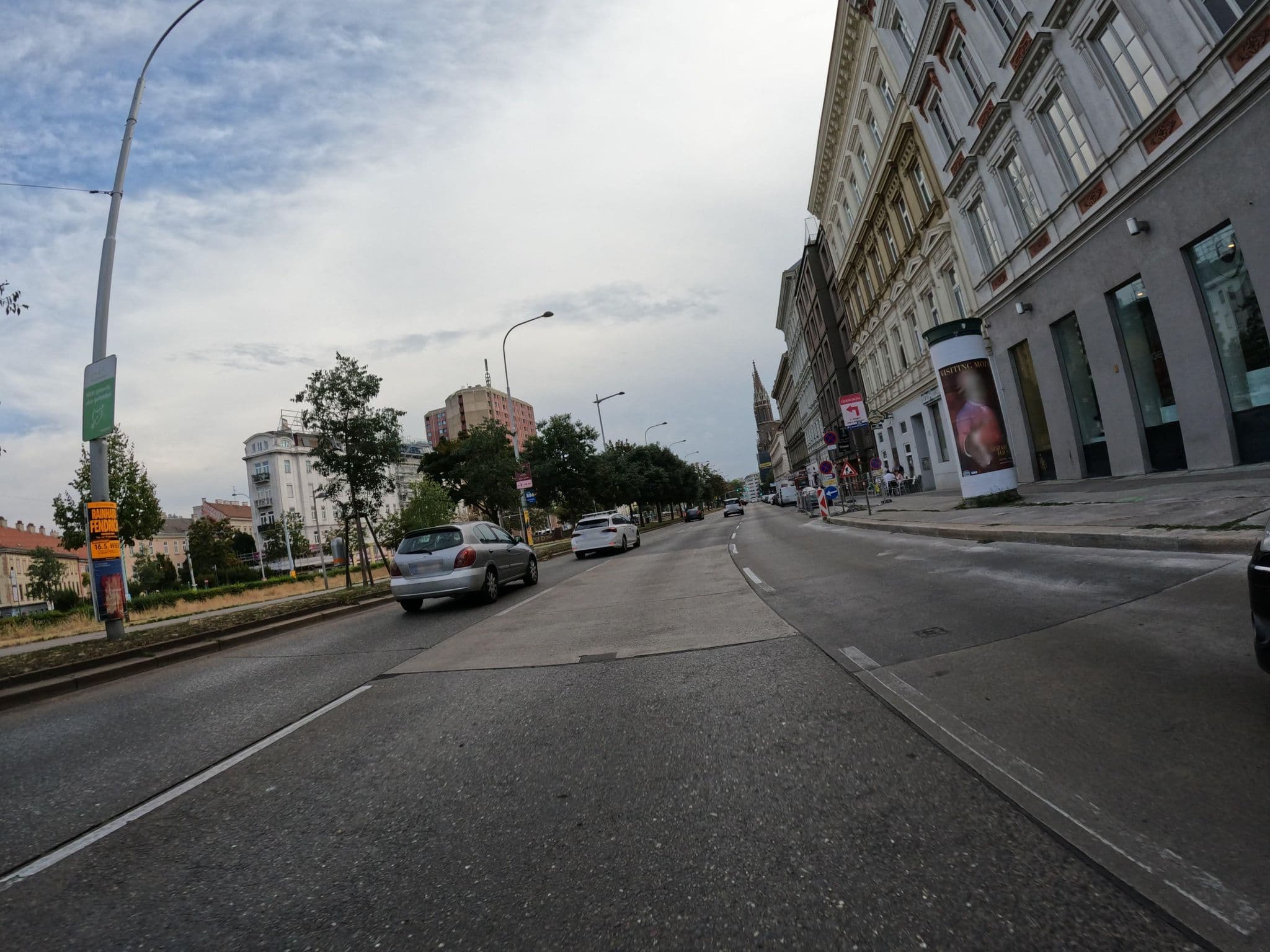 Street view near The Wood, Mariahilf — © erias (CC BY-SA · Mapillary)
