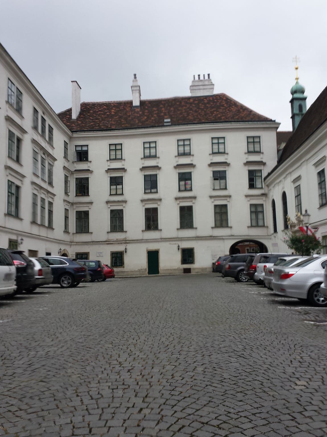 Street view near Karigl GmbH, Vienna — © rudolfmayer (CC BY-SA · Mapillary)