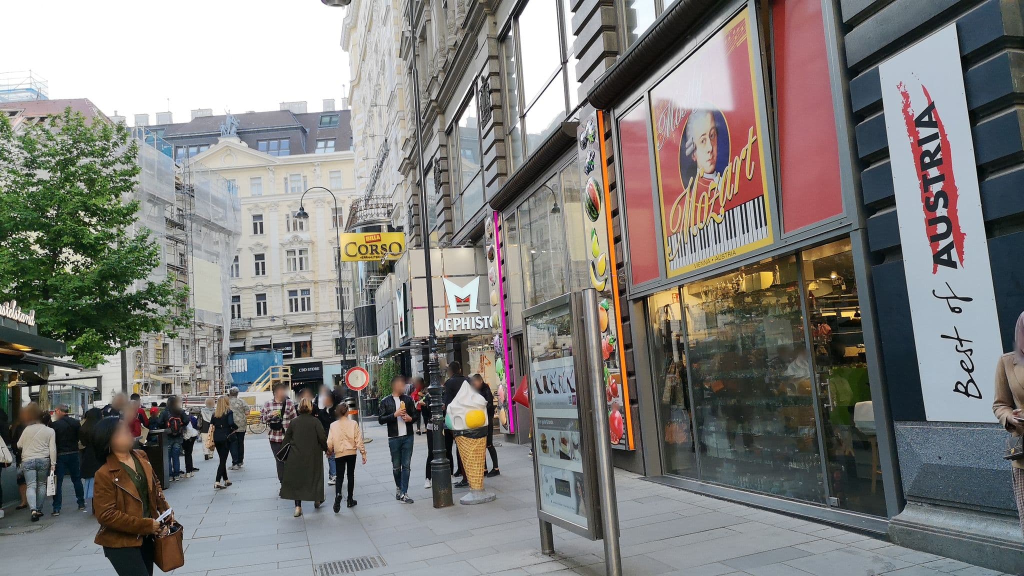 Street view near Nossek Hotelvermiet GmbH, Vienna — © rsandu (CC BY-SA · Mapillary)