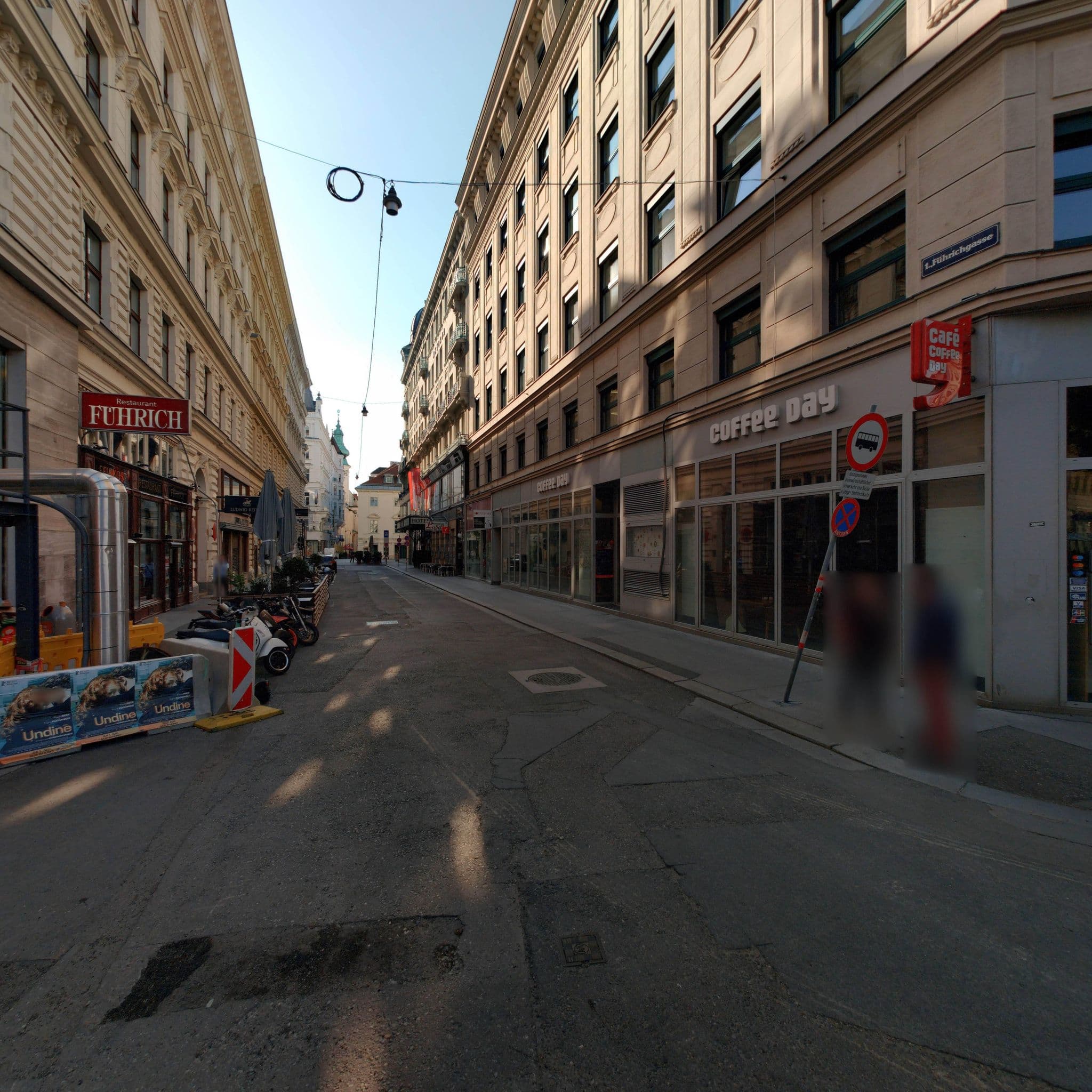 Street view near Waytostay, Vienna — © eliasgander (CC BY-SA · Mapillary)