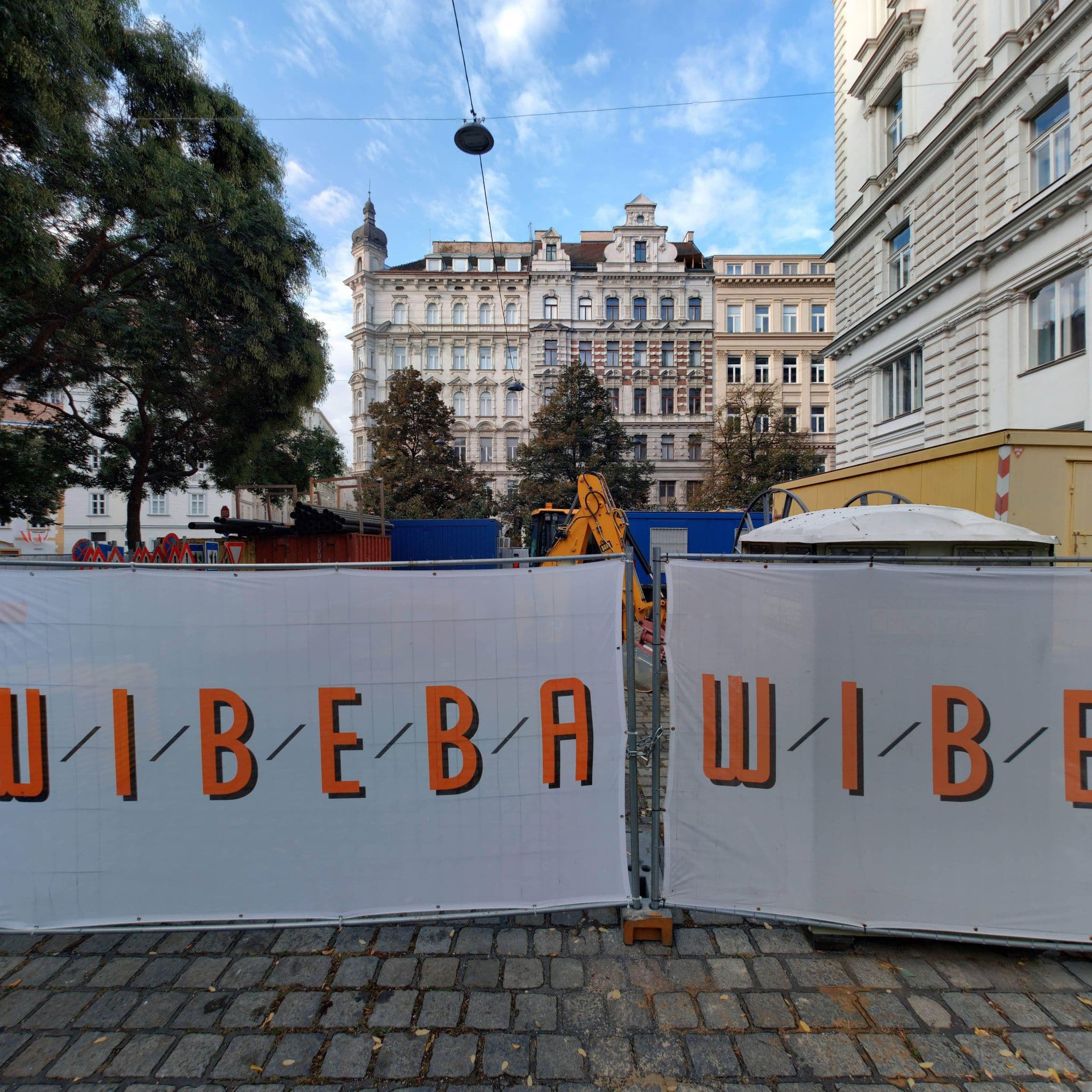 Street view near Miteigentümergemeinschaft Kurhotel, Innere Stadt — © eliasgander (CC BY-SA · Mapillary)