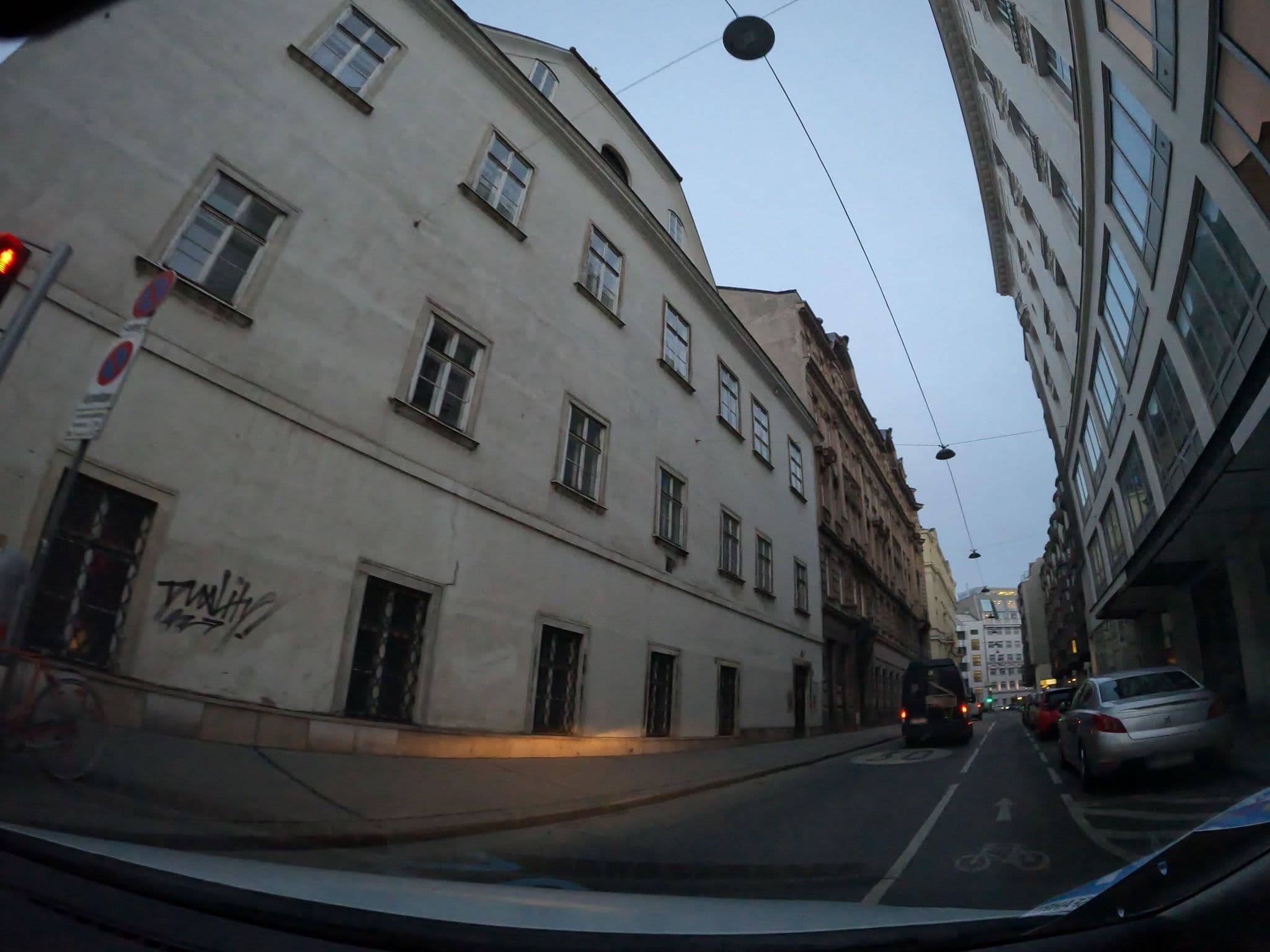 Street view near Peter Weiß GmbH, Mariahilf — © erias (CC BY-SA · Mapillary)