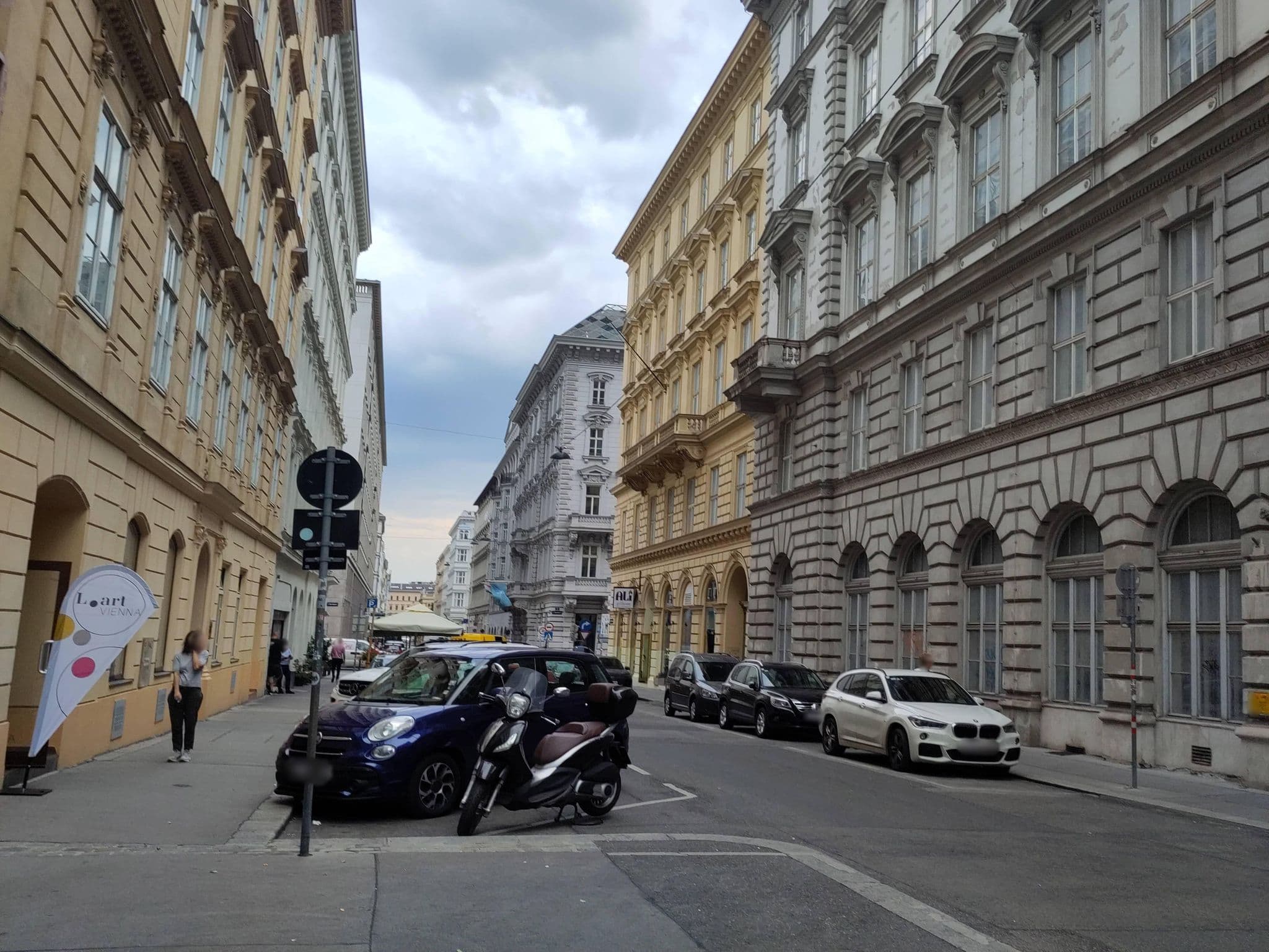 Street view near ÖBB-Personenverkehr AG, Vienna — © consens_verkehrsplanung (CC BY-SA · Mapillary)