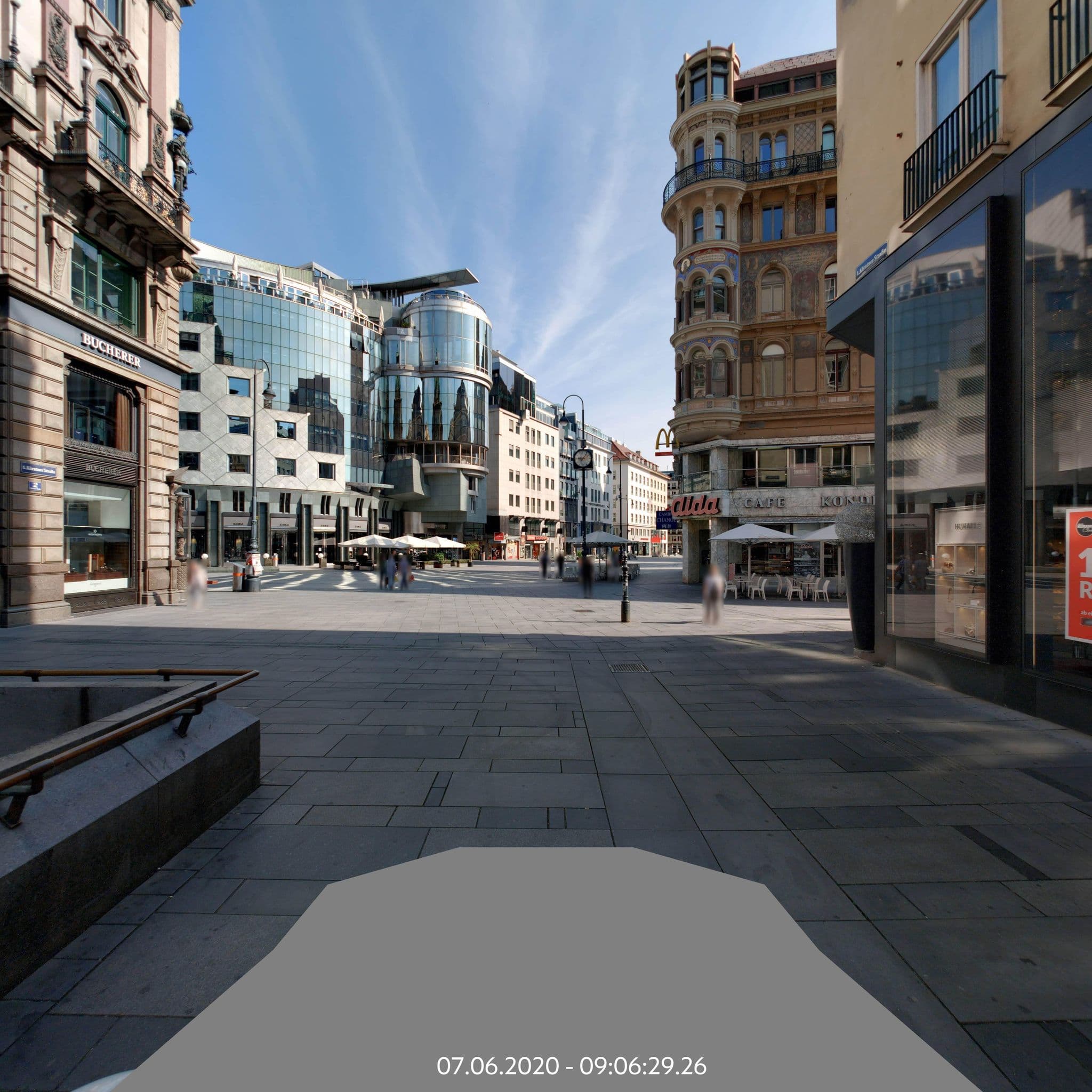 Street view near Hotel Royal, Vienna — © eliasgander (CC BY-SA · Mapillary)