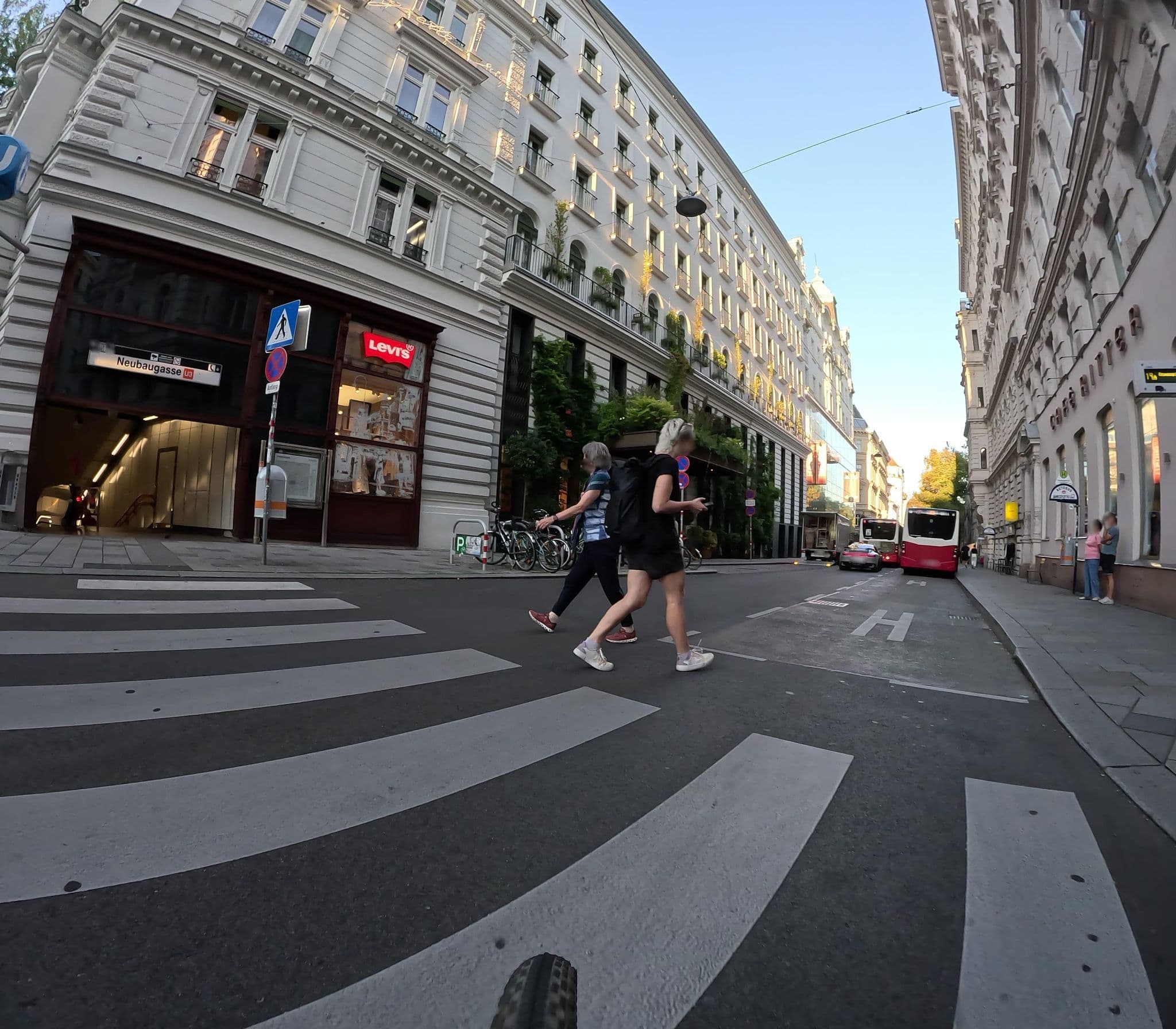 Street view near AUSTRIA Hotels Betriebs-GmbH, Mariahilf — © erias (CC BY-SA · Mapillary)