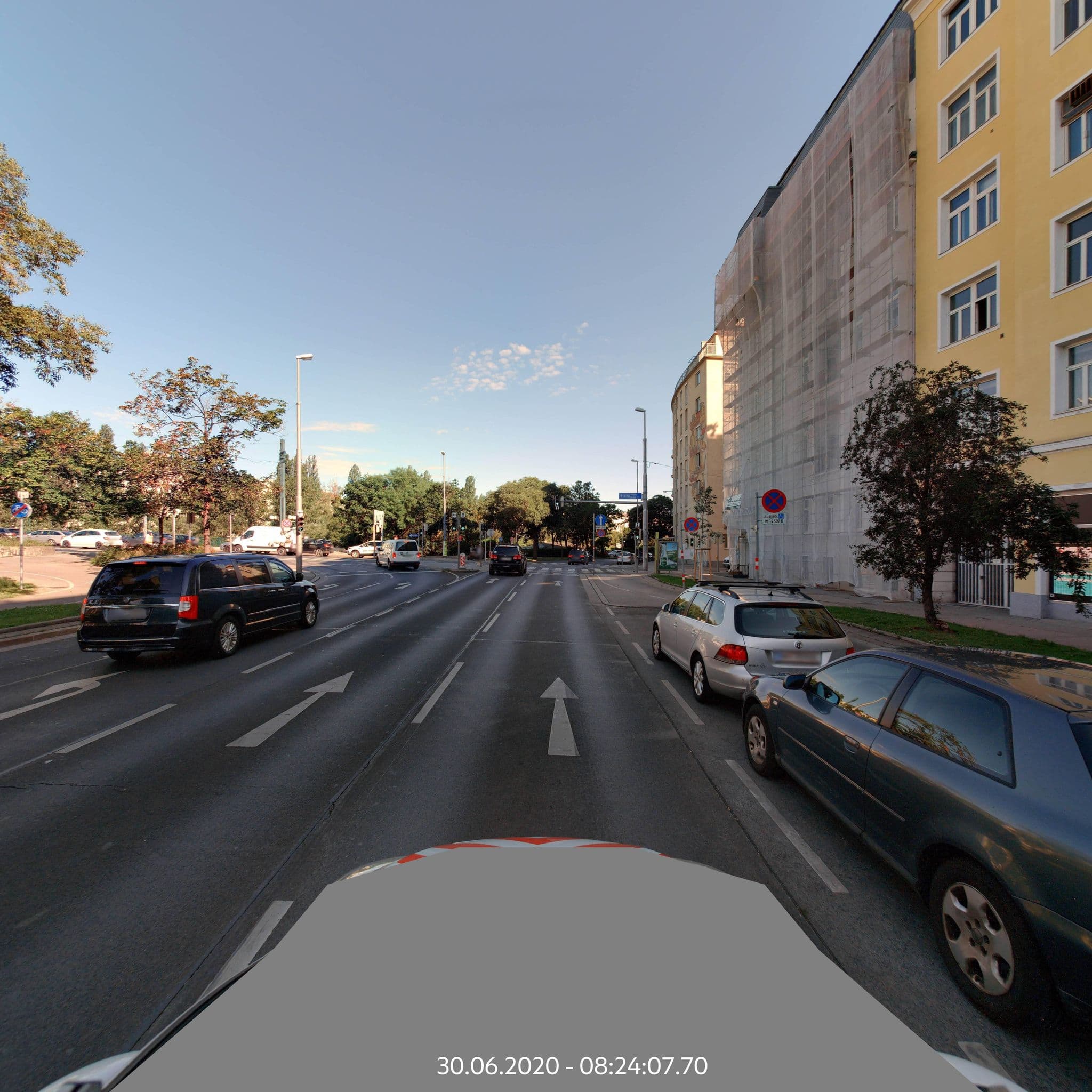 Street view near Château Miira Airbnb, Alsergrund — © eliasgander (CC BY-SA · Mapillary)
