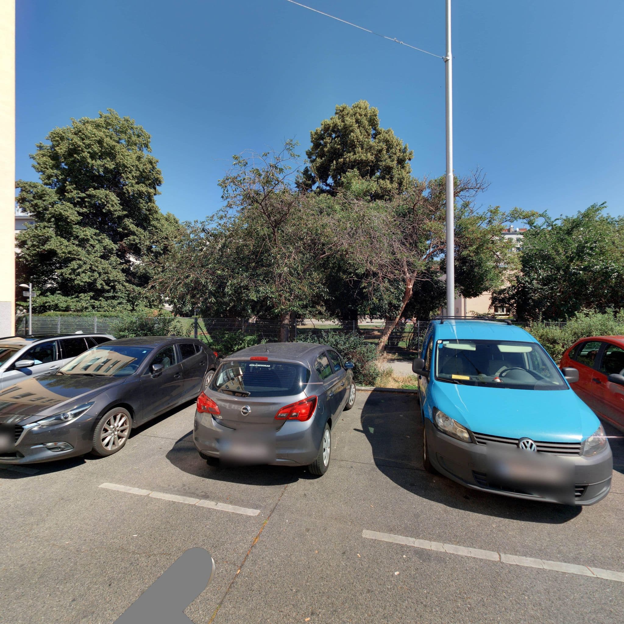 Street view near Casa Vienna, Brigittenau — © eliasgander (CC BY-SA · Mapillary)