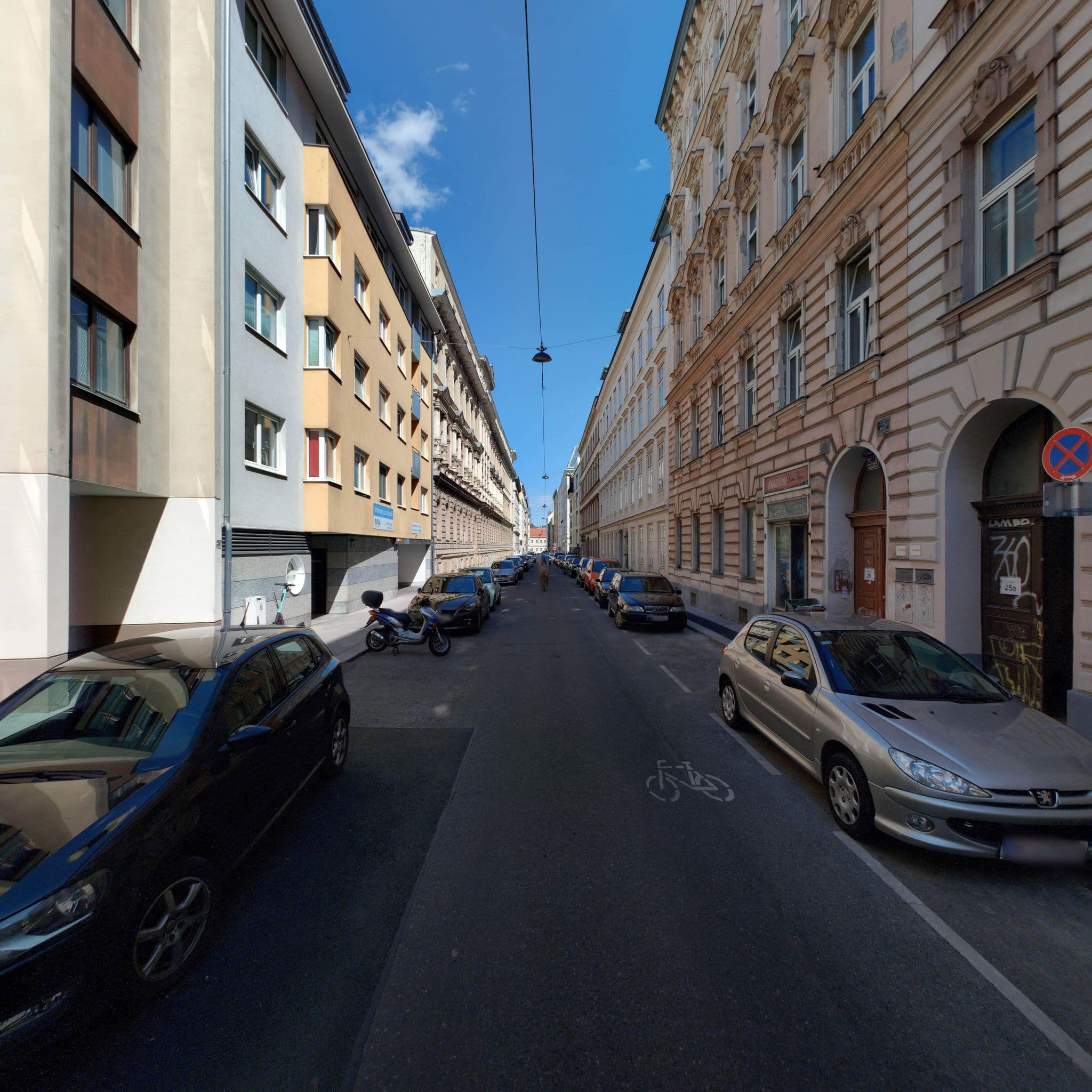 Street view near Welcome2vienna Mariannengasse, Josefstadt — © eliasgander (CC BY-SA · Mapillary)