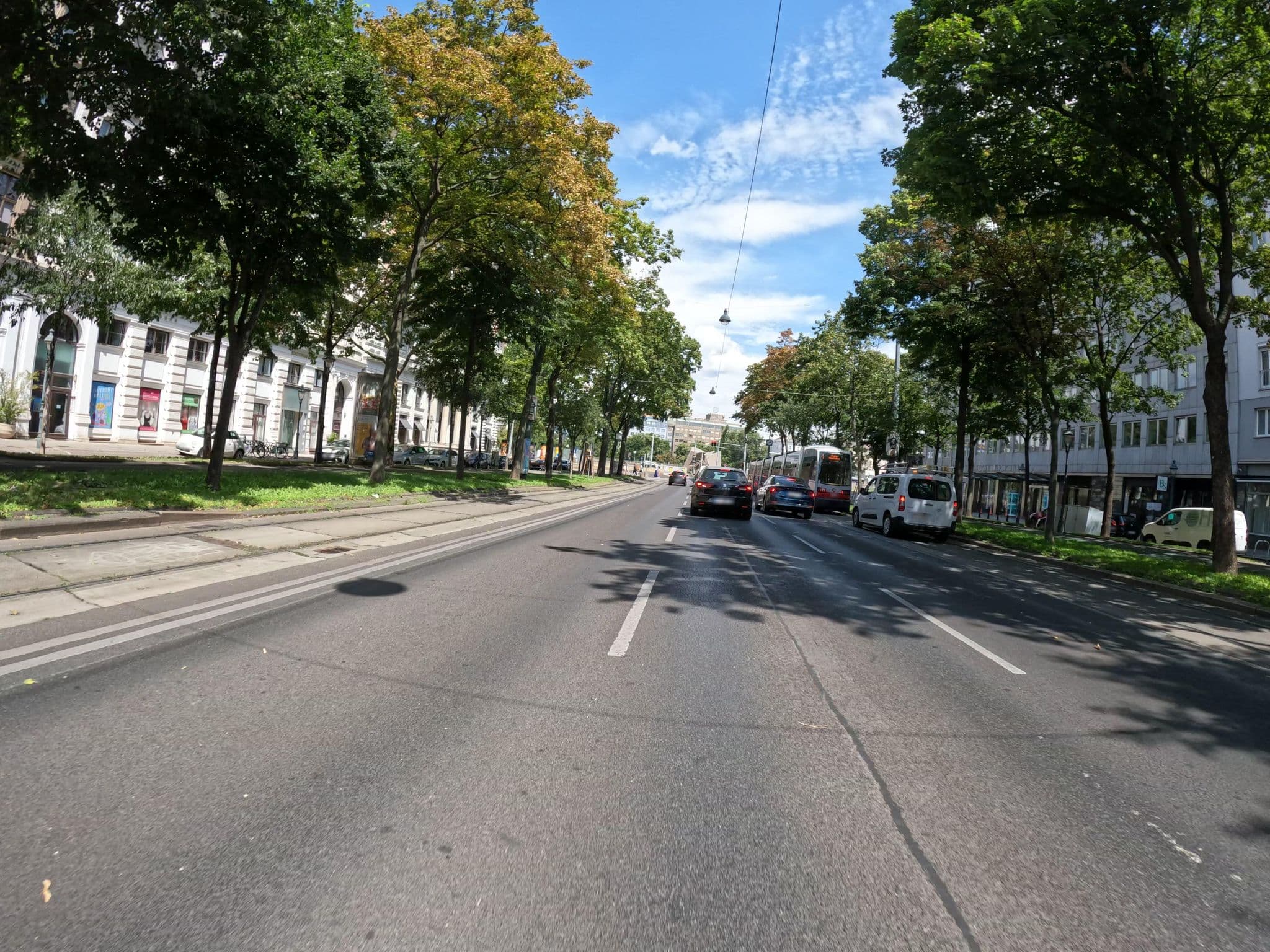 Street view near Shottenring 33, Innere Stadt — © erias (CC BY-SA · Mapillary)