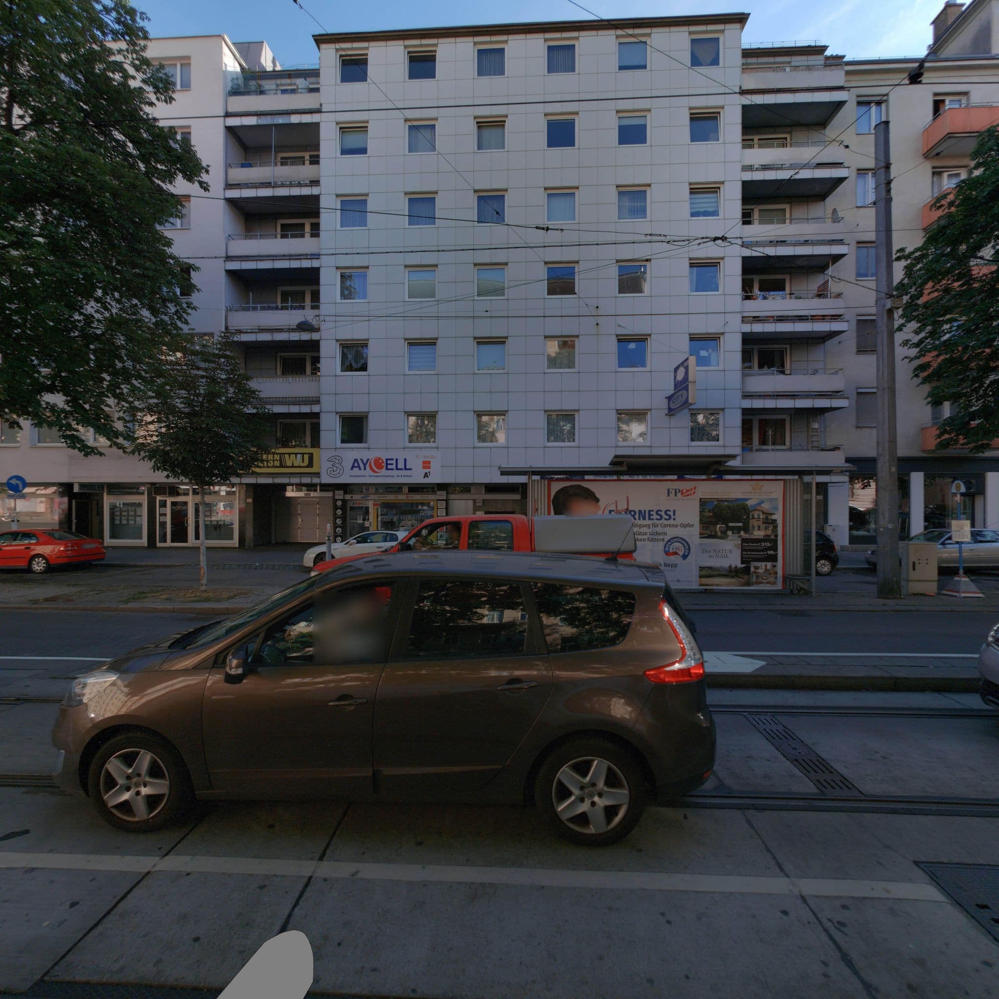 Street view near Apartment im Zentrum, Innere Stadt — © eliasgander (CC BY-SA · Mapillary)